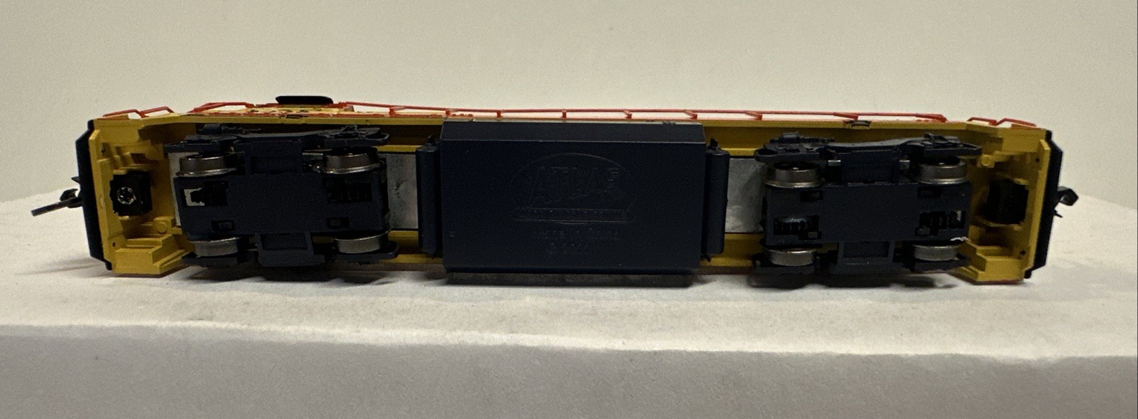 Atlas N Scale C&O Chessie System B30-7 Diesel Locomotive Engine #8238