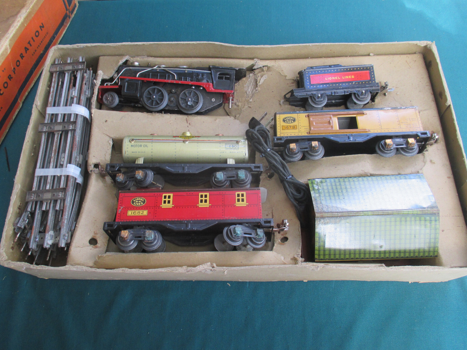 O-27 Prewar Lionel- 1055E Set Box, 1681E engine & tender, 1679, 1680, 1682 BOX