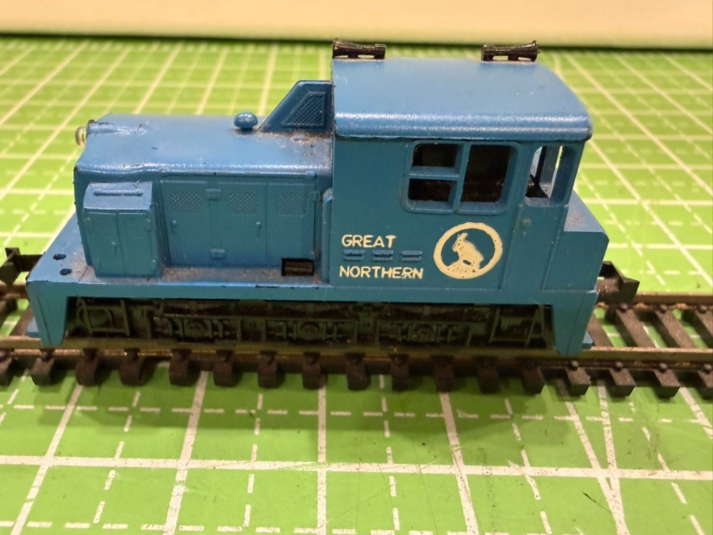 Atlas LOT OF 2 #2162 N-Scale WDT Diesel Loco Switcher Great Northern (Blue) READ