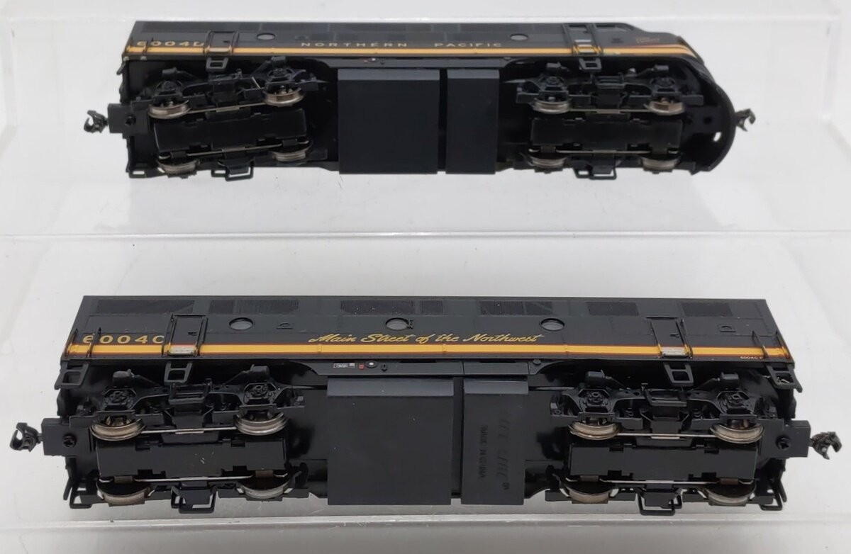 Proto 1000 920-35007 Northern Pacific F3 A/B Diesel Locomotive Set EX