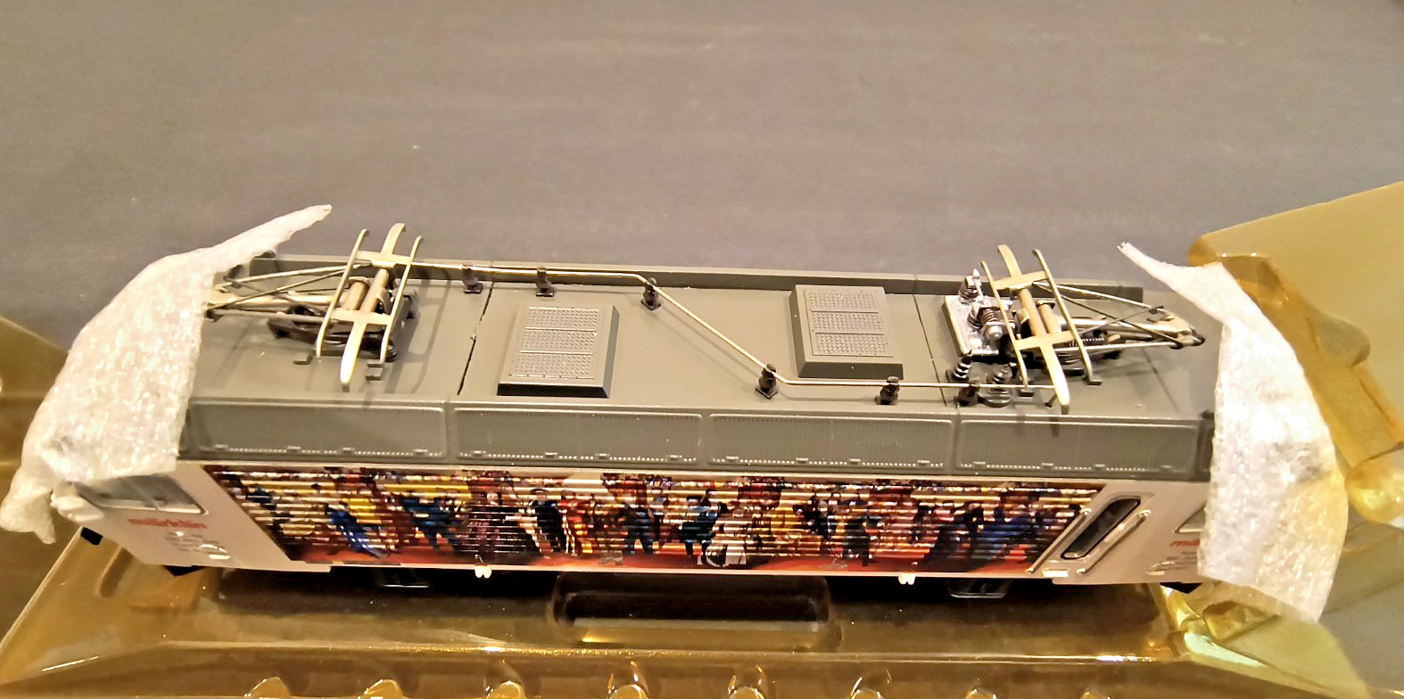 MARKLIN HO 37303 Swiss SOB ANNIVERSARY ELECTRIC LOCO Re 446 DIGITAL NEW IN BOX
