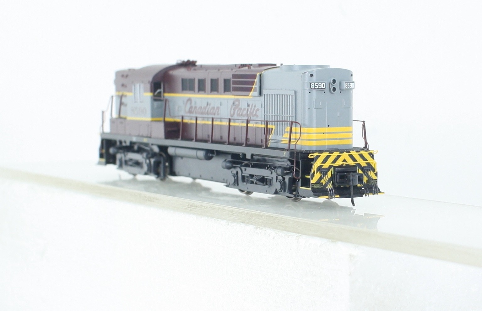 HO Scale Proto 1000 Canadian National RS-10 Switcher #8590 See Description
