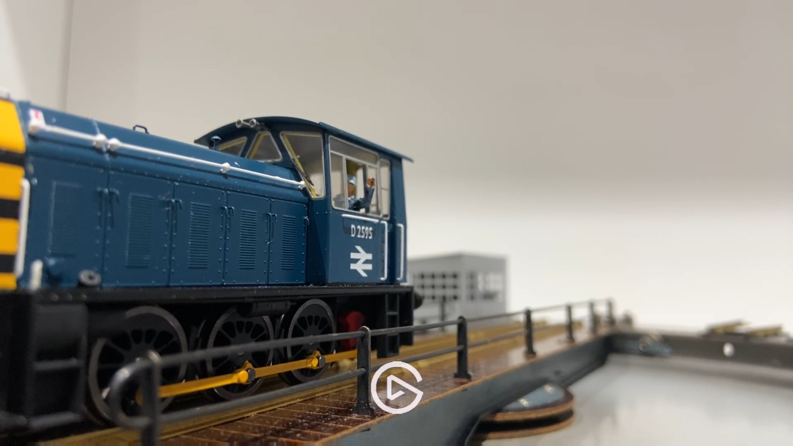 Heljan 2522 Class 05 Hunslet Shunter D2595 BR Blue Wasp Stripes As Preserved DCC