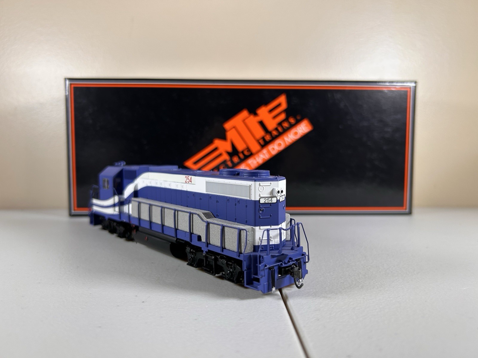 HO MTH DCC Sound Long Island GP38-2 #254