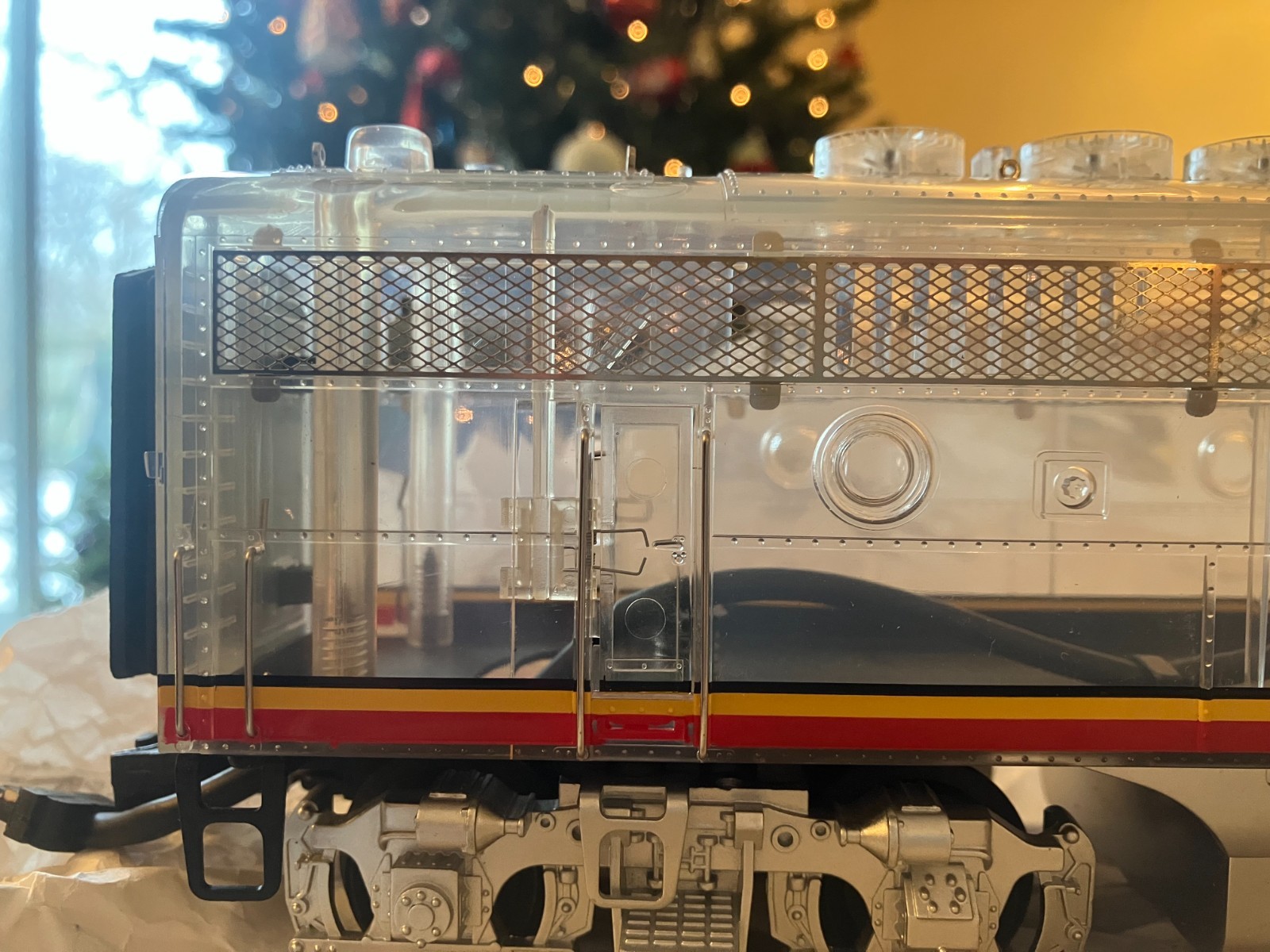 MTH DAP 20-80002A Santa Fe Clear Body F-3 Diesel ABA w/BCR, Paper & Red Ribbons