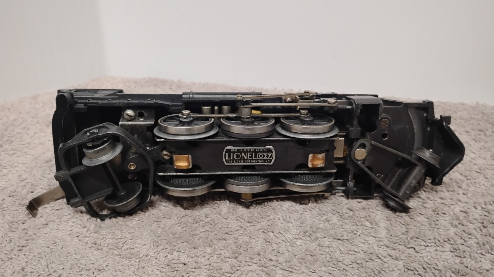 Lionel 1666 Steam Locomotive w/ 6466TLionel Lines Whistle Coal Tender- UNTESTED