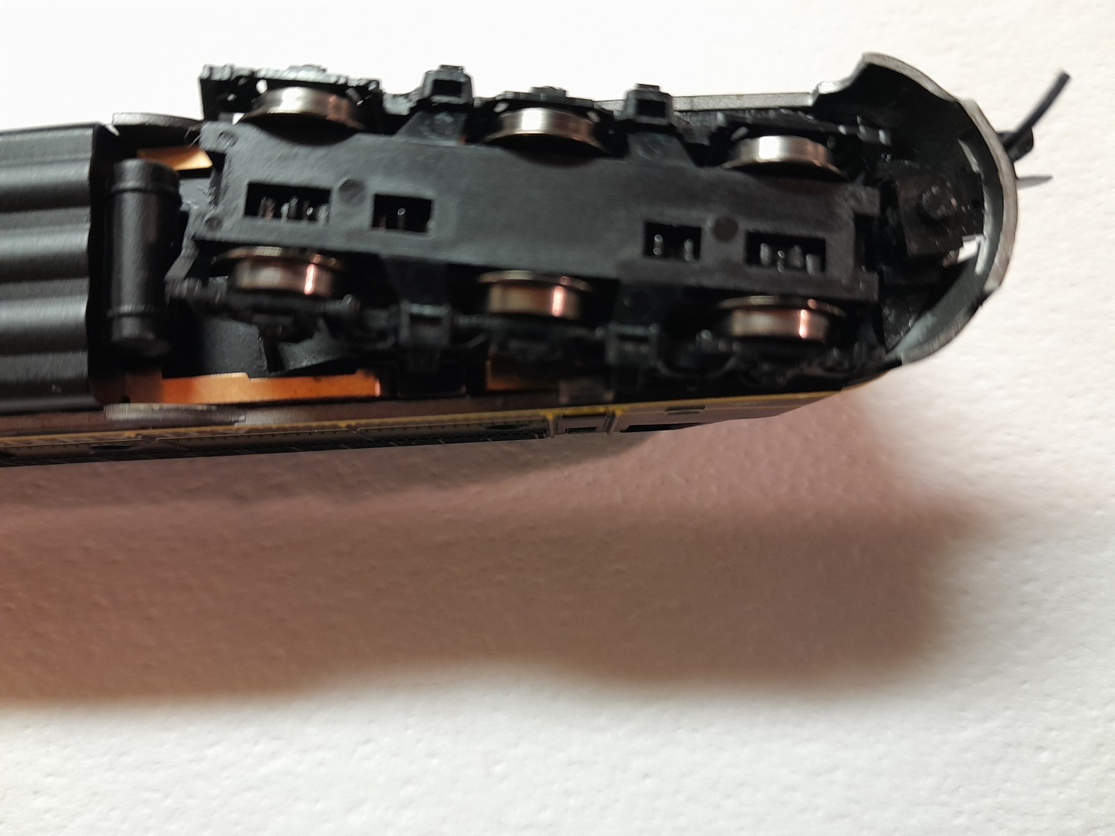 N scale Life like Atlantic coast line E8 E8A locomotive body mount couplers