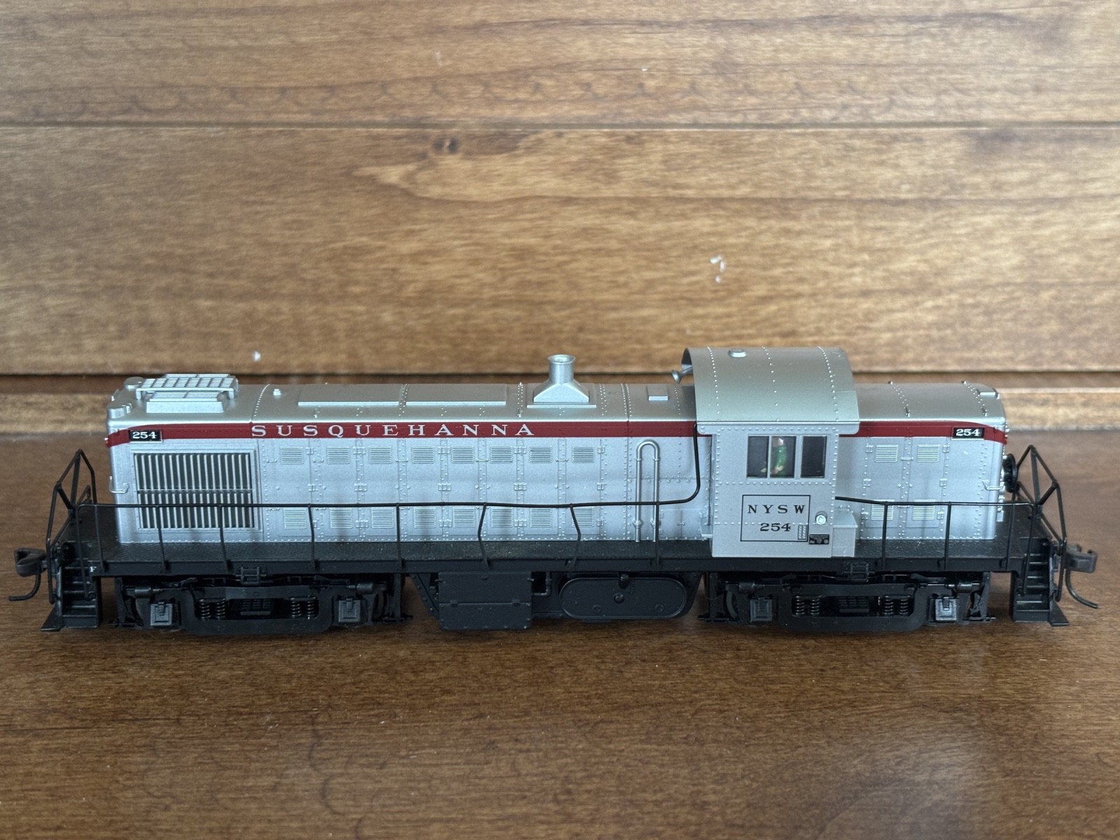 Atlas Classics HO Susquehanna Alco RS-1 Locomotive #254 Runs Well