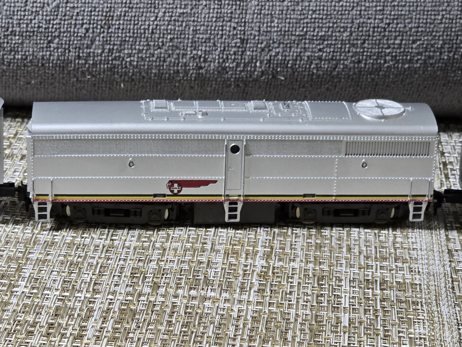 Vintage Santa Fe Warbonnet Train Set 2 Diesel Locomotives +Roco Made in Austria