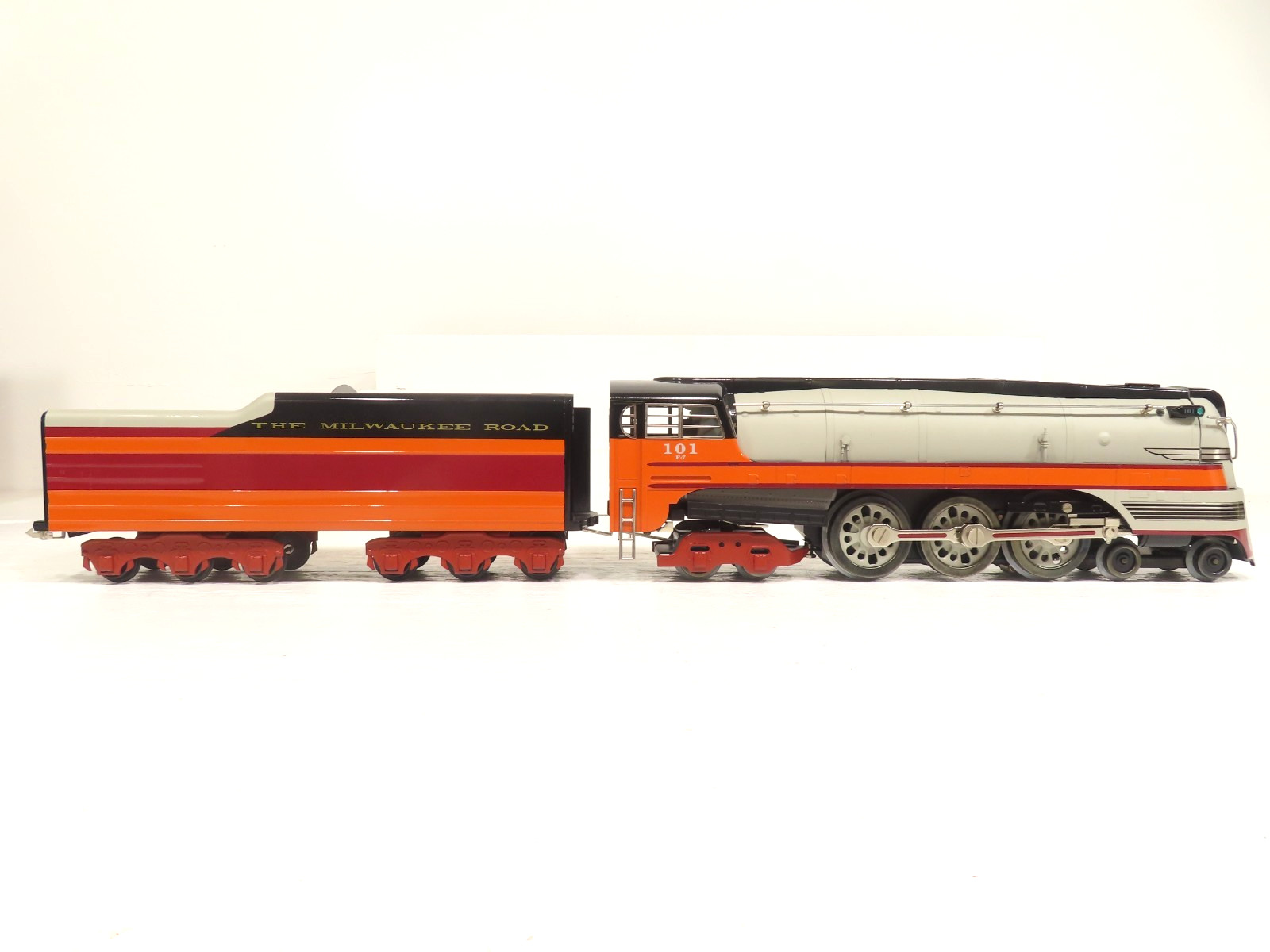 Lionel 71-3004-100 Standard Gauge Hiawatha 4-6-4 Loco w/TMCC Railsounds LN