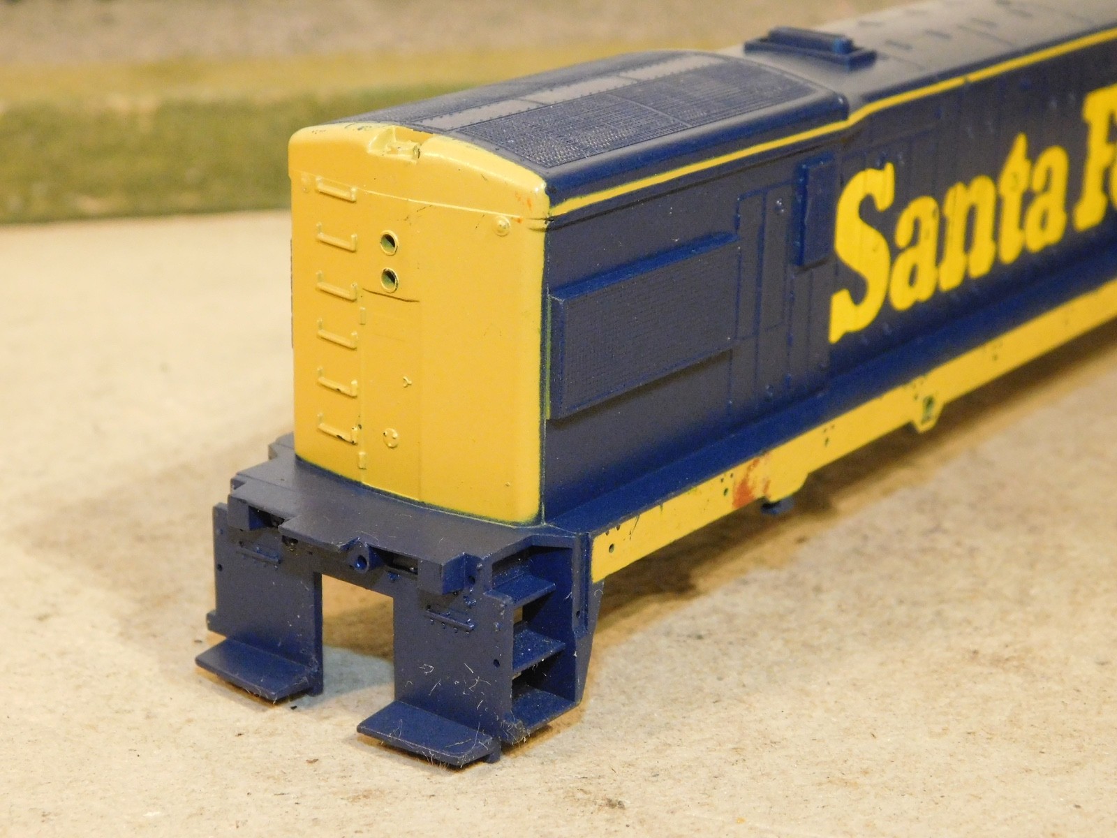 Athearn HO Parts Santa Fe GE-B Diesel Locomotive Shell, #6308
