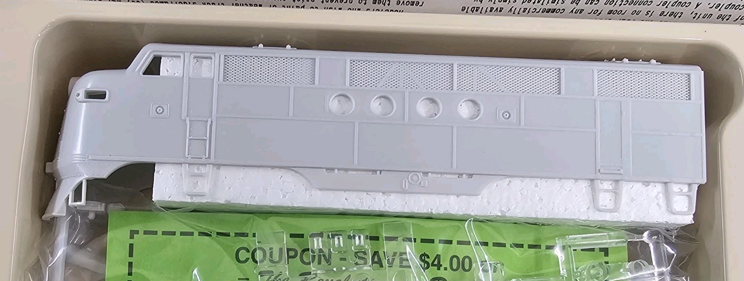 Stewart Hobbies EMD FTA/FTB Powered/Dummy Set Undecorated #5000/5004 NIB