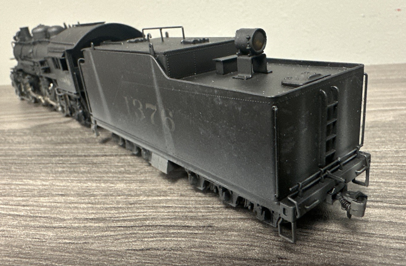 Pacific Fast Mail/Fujiyama ATSF Class 1337 4-6-2 Steam Locomotive #1376 Painted