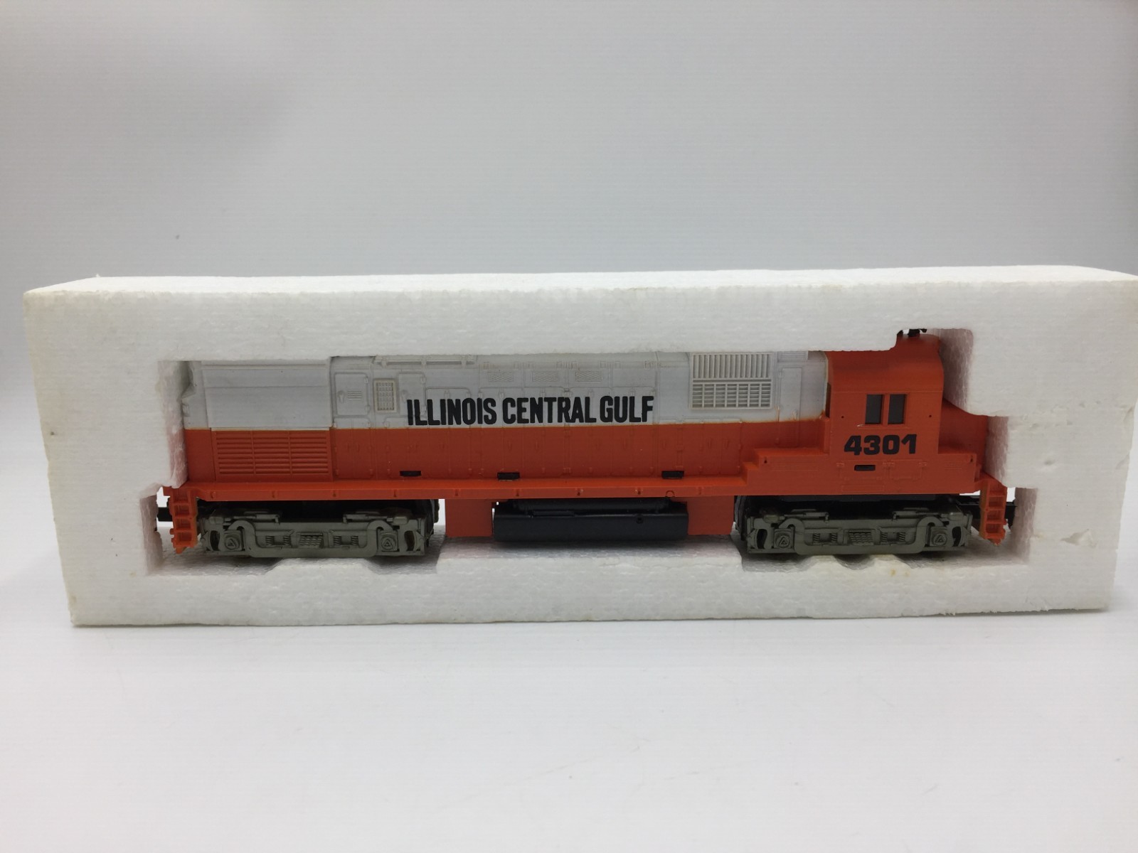 TYCO 4301 Illinois Central Gulf Locomotive Engine,HO Scale,Toy Train,New