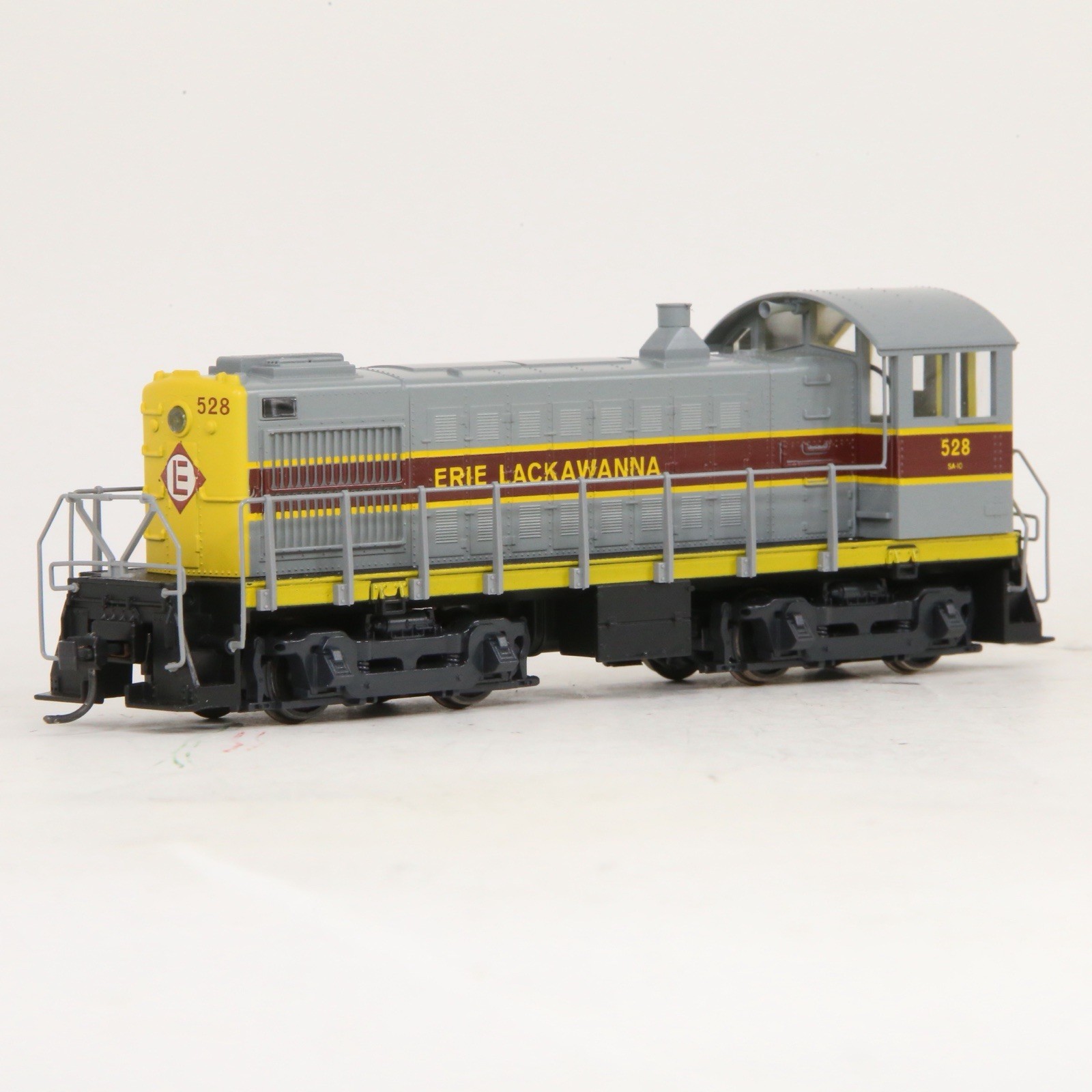 Atlas HO Erie Lackawanna EL #528 Alco S-4 DC Powered