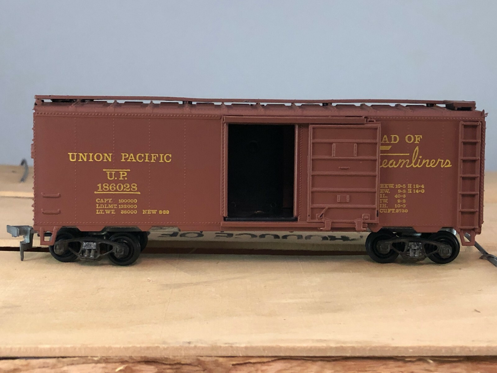 Vintage HO Scale Model Railroad Car Union Pacific Box Sliding Doors U.P. 186028