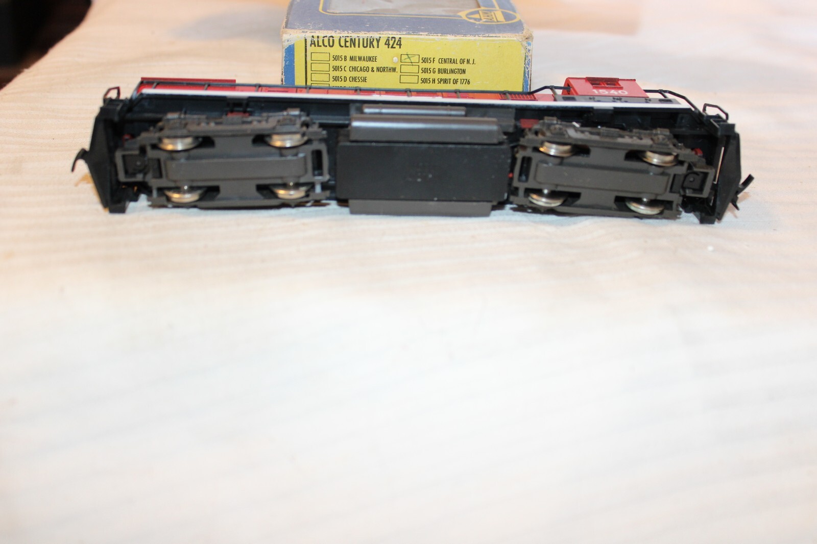 HO Scale AHM, Alco Century 424 Diesel Locomotive, CNJ, Red, 1540 – 5015