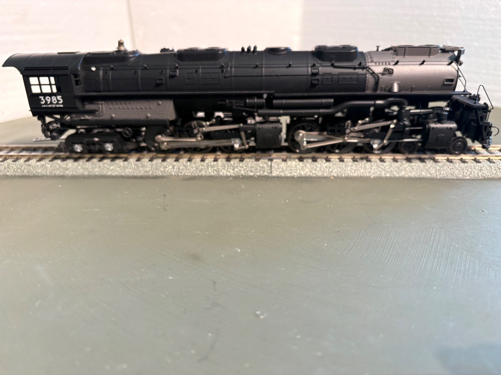 TESTED Rivaossi 4-6-6-4 Union Pacific Challenger #3983 & Tender (26-743)