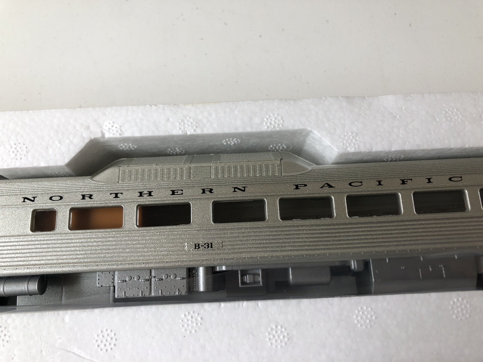 Proto 1000 BUDD RDC Locomotive Northern Pacific #23981 #NP B31