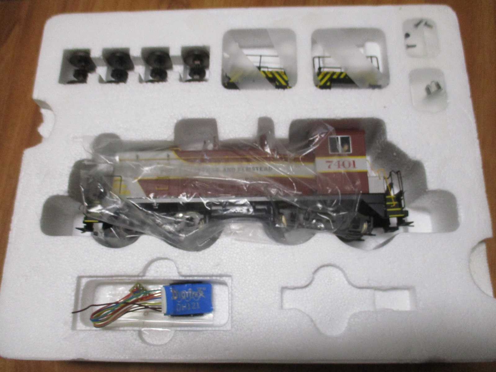 S Helper Custom Painted PE&E SW-9 Diesel (5/31/26 Garber Coll) Scale DCC