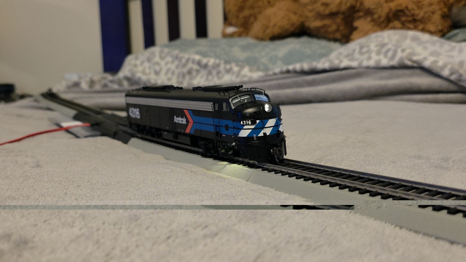 Rapido Trains Amtrak E8 Diesel Locomotive #4316 HO Scale Limited Edition