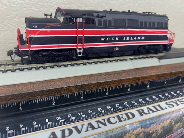 BL2 ROCK ISLAND loco – DC ANALOG HO Scale “CARBODY STYLE” PASSENGER OOP DISPLAY