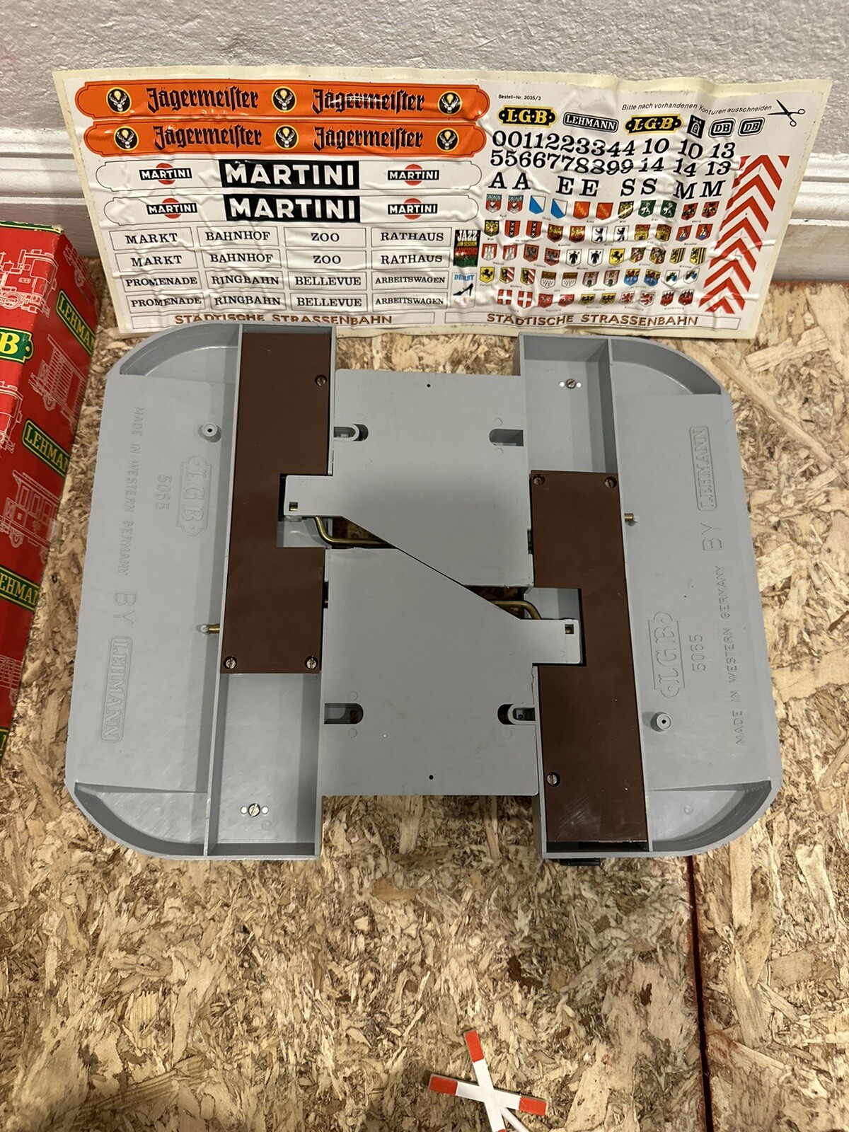 LEHMANN LGB G 5065 OPERATING CROSSING GATE PLATFORM INCOMPLETE – ORIGINAL BOX