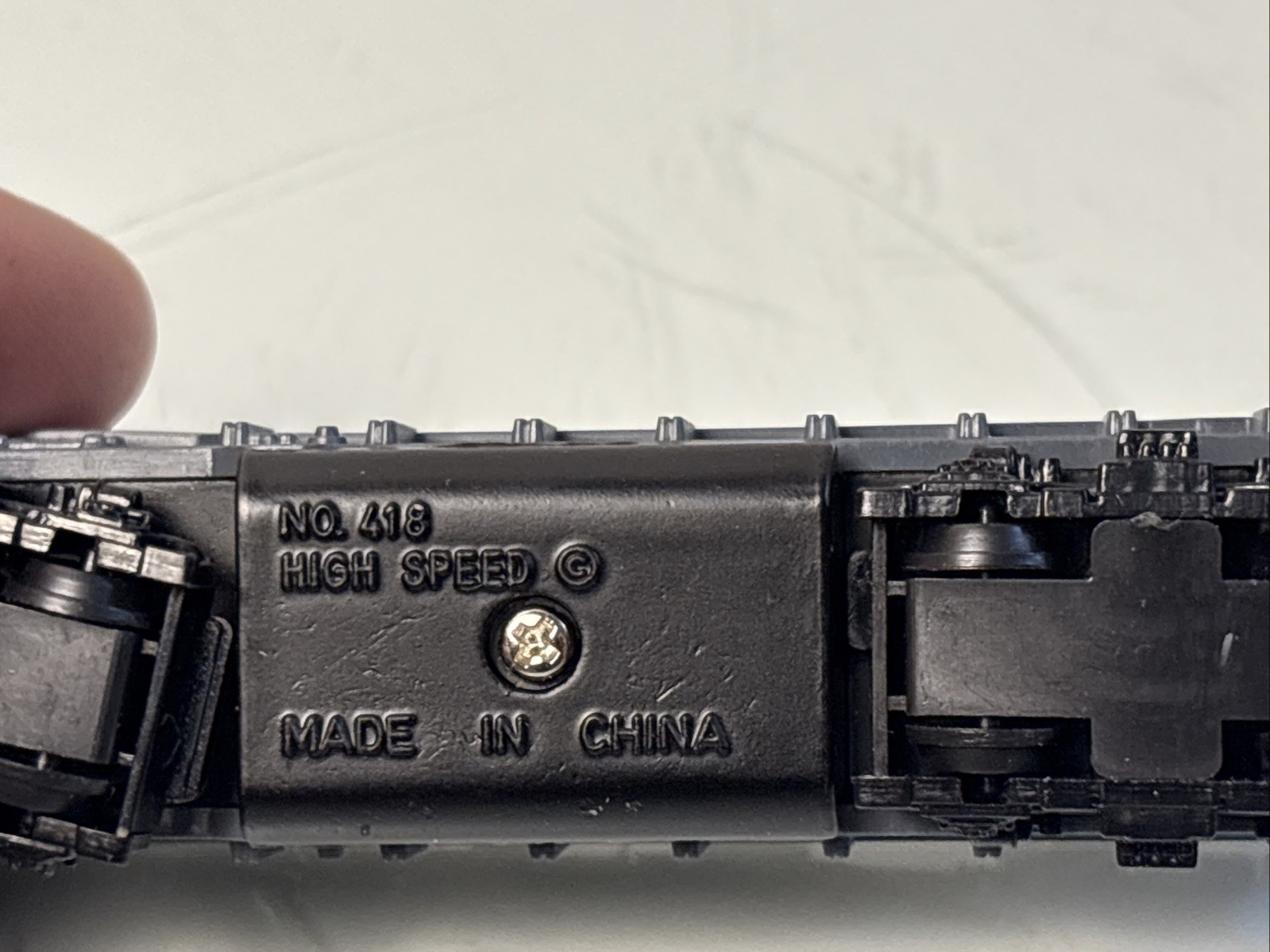 N Scale Southern Pacific 9725 Diesel Locomotive Caboose Box Railroad 3 Tracks