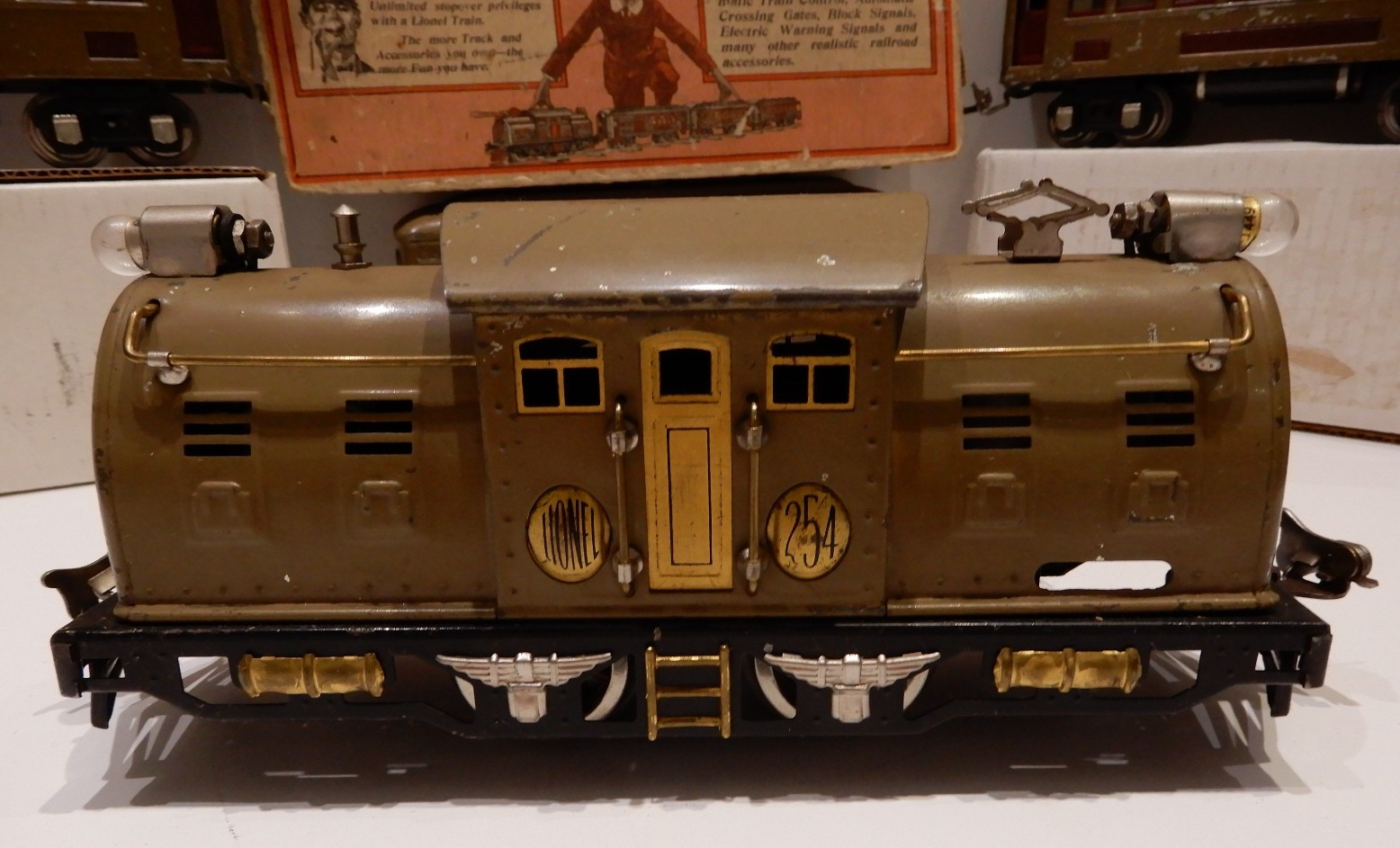 LIONEL Prewar 254 Mojave Engine w/2 610 pullmans & 612 Observation RUNS GREAT