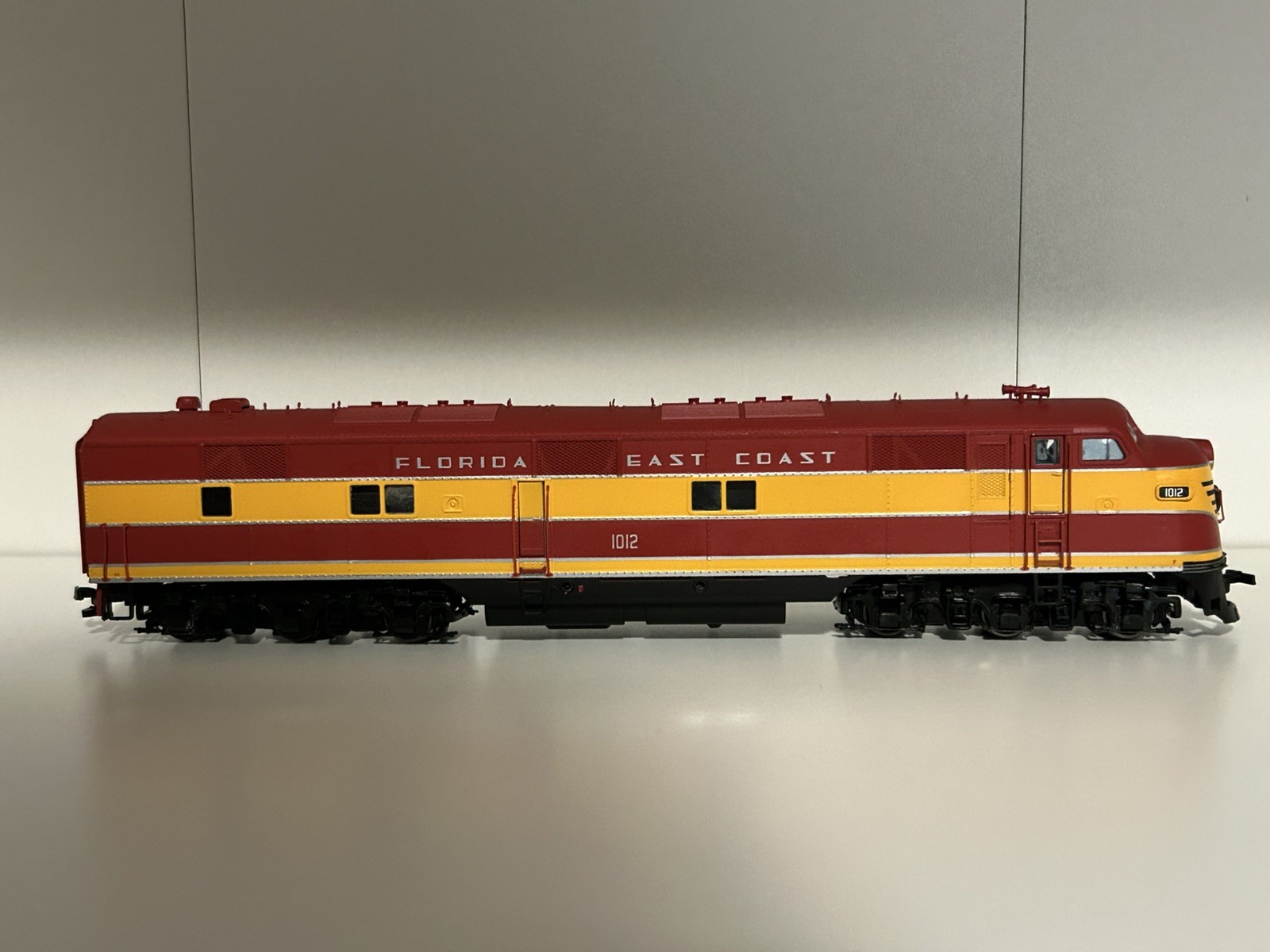 HO Proto 2000 Florida East Coast EMD E7A No. 1012 Powered Locomotive