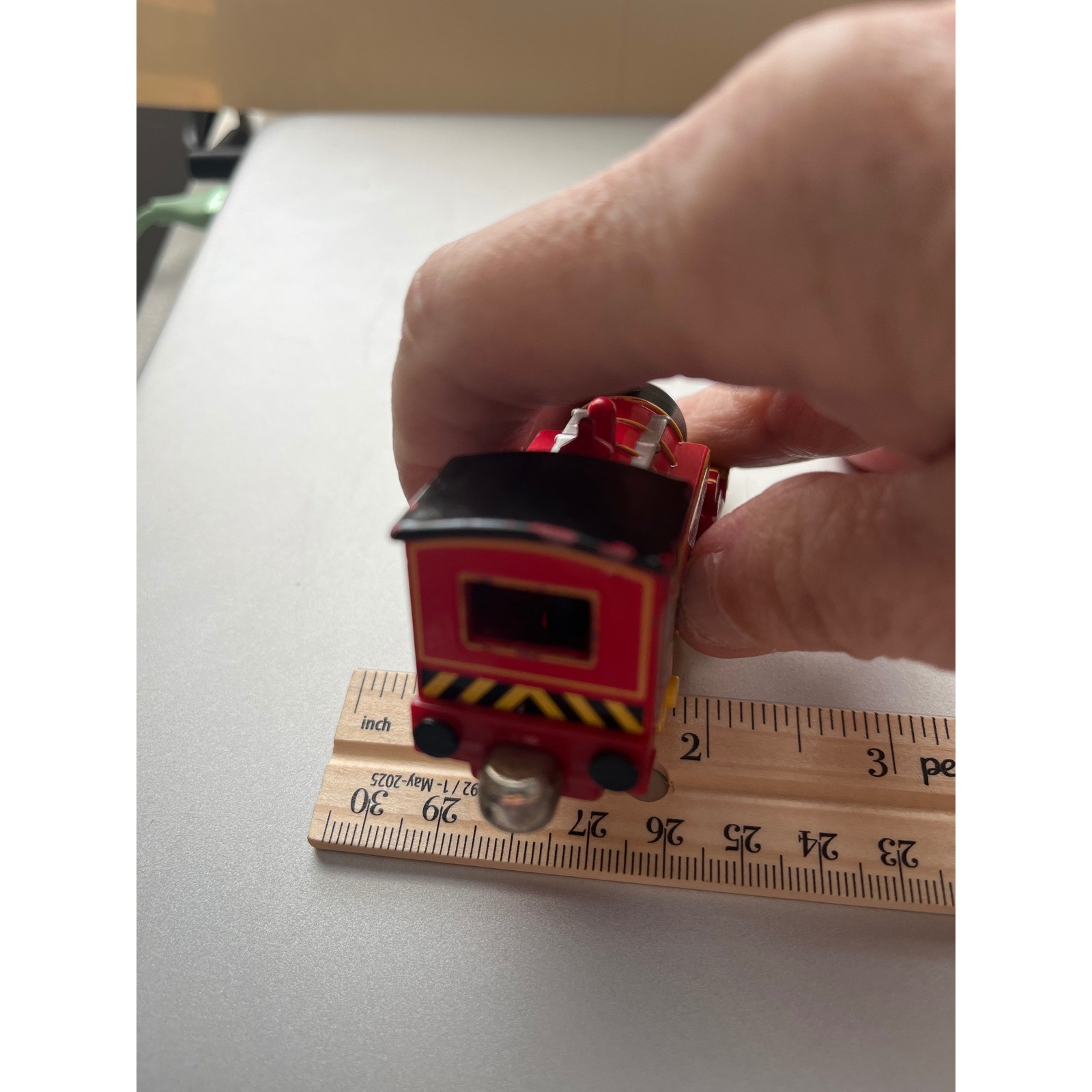 Thomas & Friends Take-n-Play Victor Die-Cast Metal Magnetic Train Engine Red