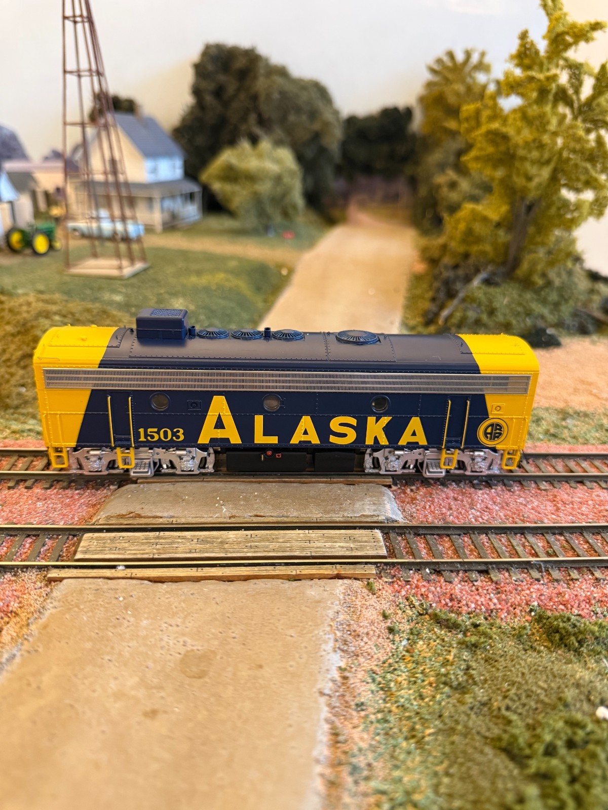 HO Walthers Proto 2000 F-7B Alaska Railroad # 1503 Factory DCC/Sound. NIB