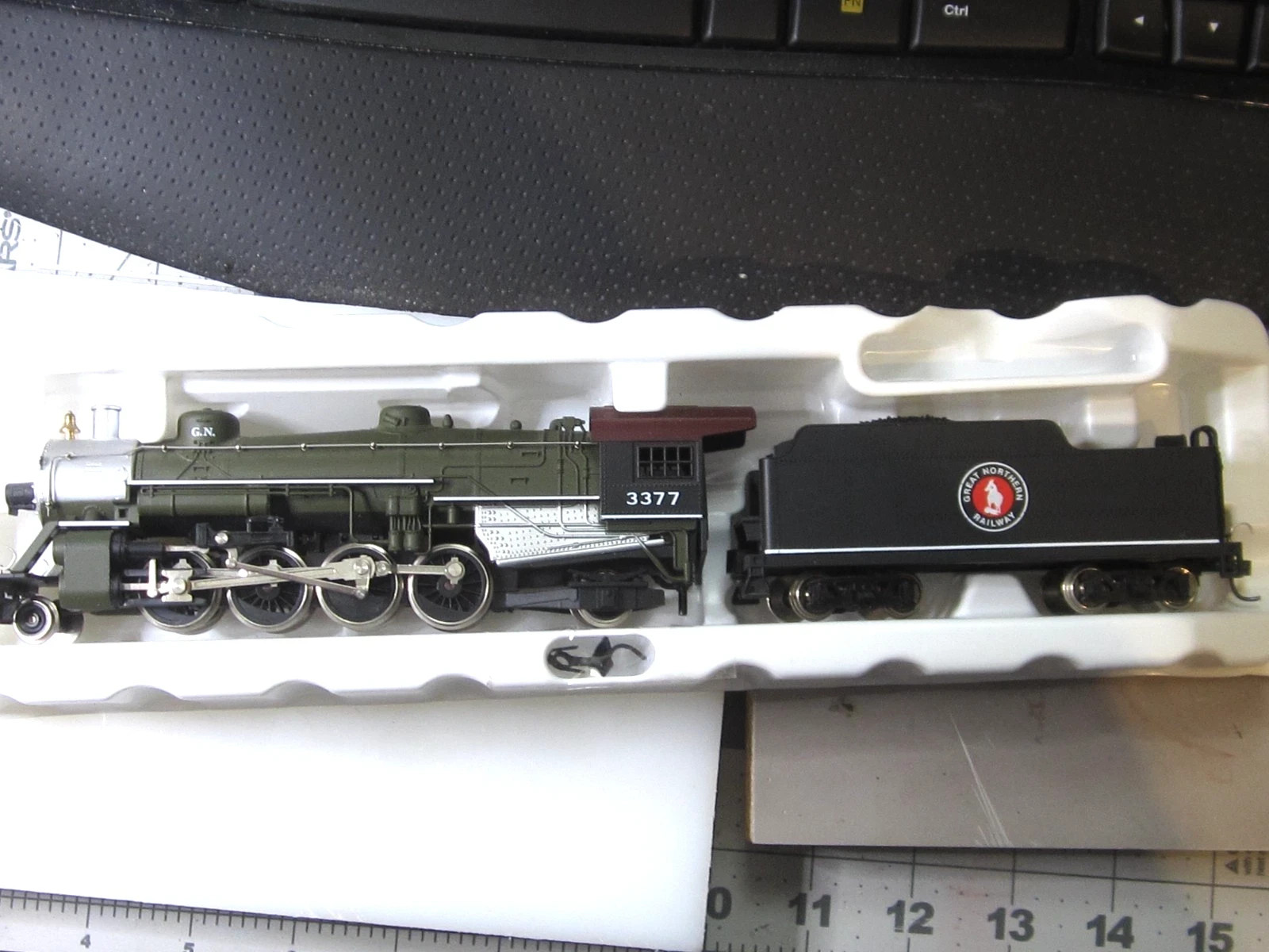 HO Scale – IHC M9805 Great Northern 2-8-2 Mikado Steam Locomotive #3377