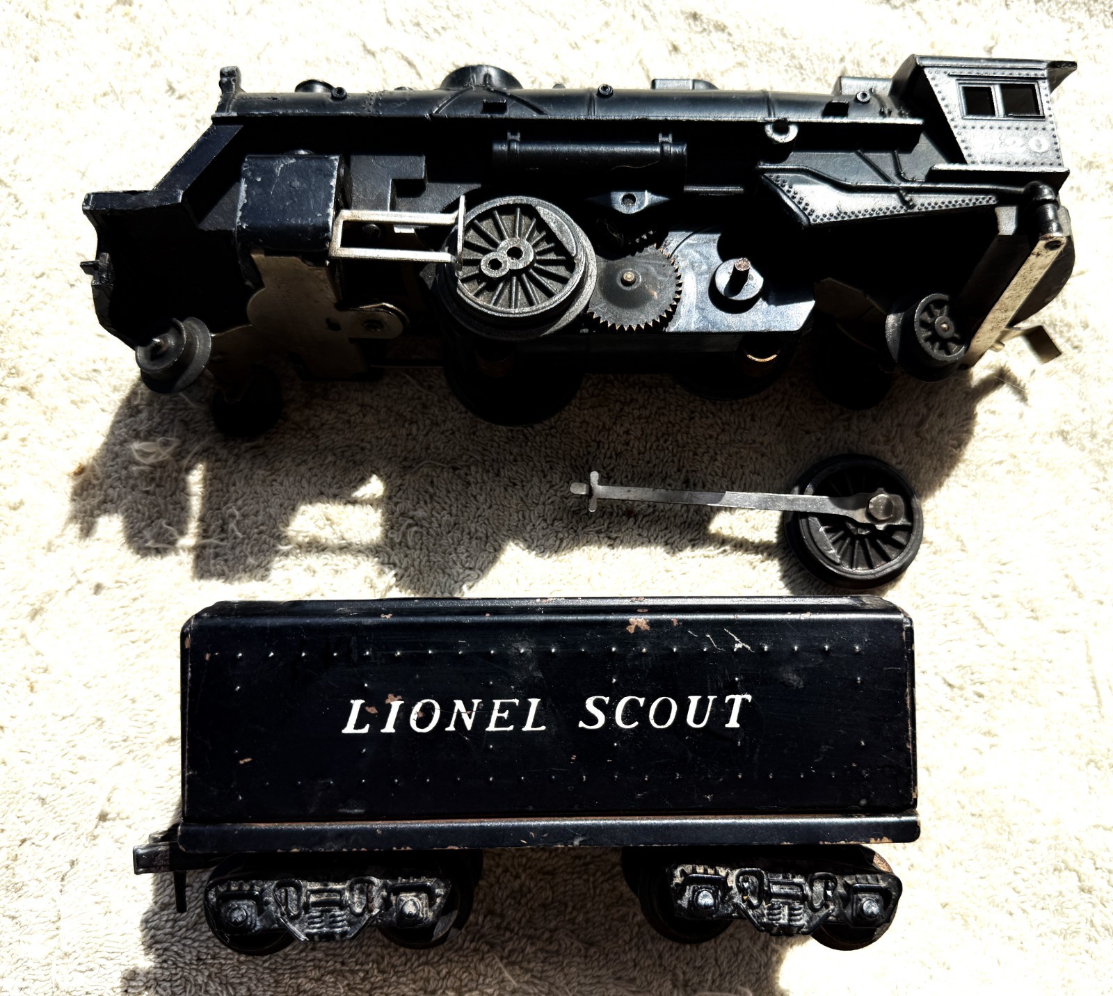 VTG POST WAR LIONEL RAILROAD NO.1120 LOCOMOTIVE WITH-SCOUT TENDER-AS PICTURED