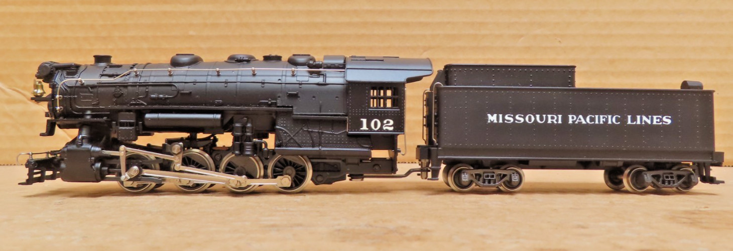 AHM-HO-0-8-0 Switcher Mint in Box #5082-D MISSOURI PACIFIC #102 HO SCALE