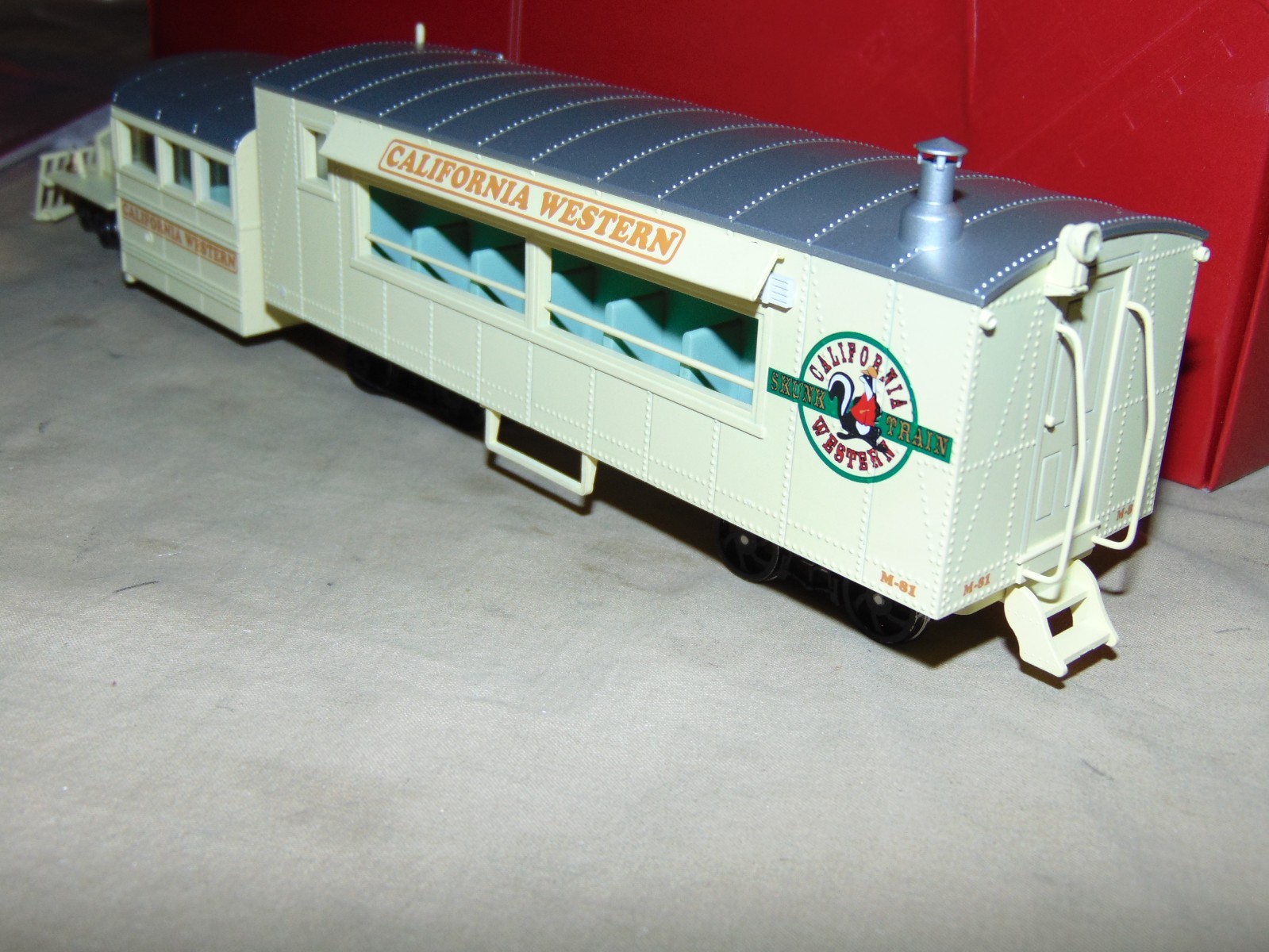 PRECISION CRAFT ON30 443 CALIFORNIA WESTERN GALLOPING GOOSE + BOX