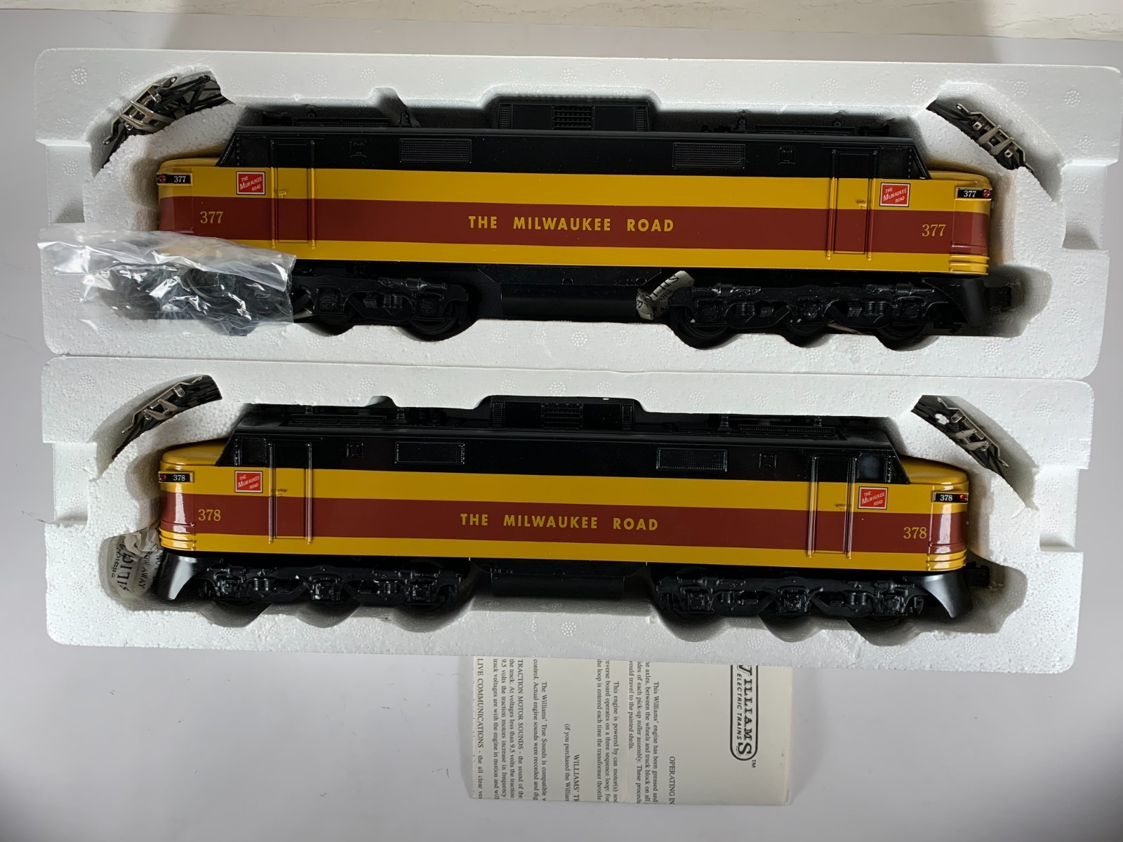 WILLIAMS ‘O’, MILWAUKEE ROAD EP-5 LOCOMOTIVE PAIR (POWERED & DUMMY), OBs