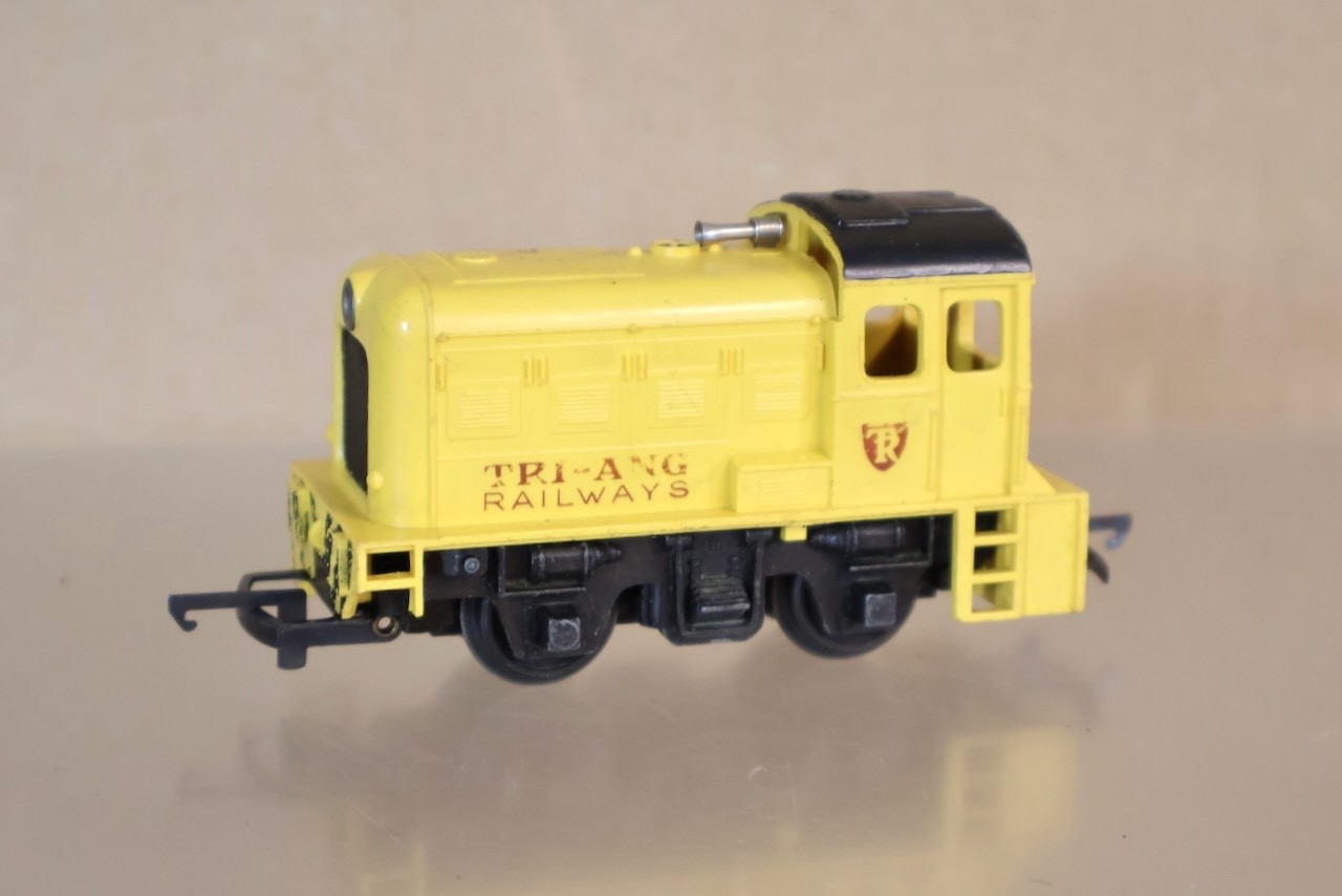 TRIANG R253 TRANSCONTINENTAL TR YELLOW 0-4-0 DOCK SHUNTER DIESEL LOCOMOTIVE op