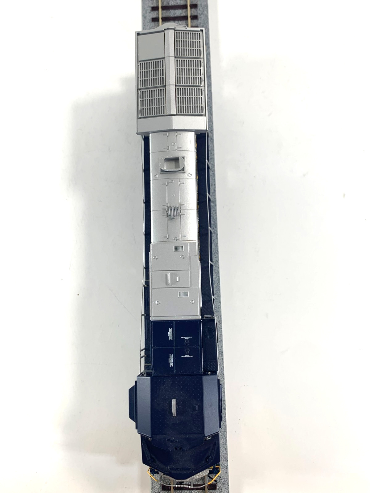 Atlas Master HO 9077 Amtrak California Dash 8-32BW Locomotive #2051