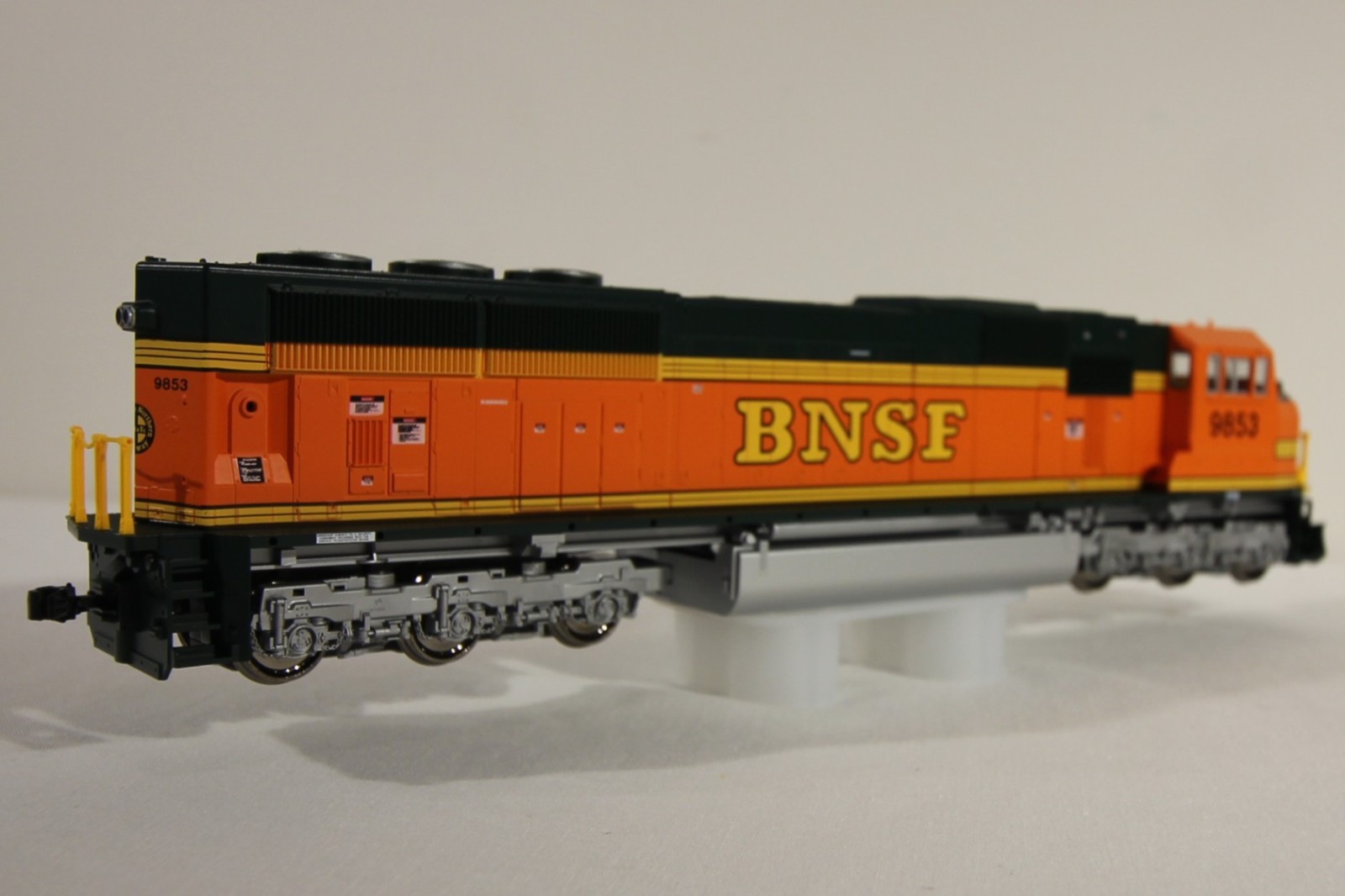KATO HO 37-6404 EMD SD70MAC BNSF Heritage II #9853 DC DCC Ready NIB NOS