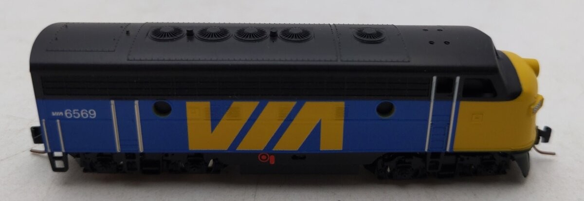 Micro-Trains 98001450 Z VIA Rail EMD F7 A Unit Powered Diesel Locomotive #6569