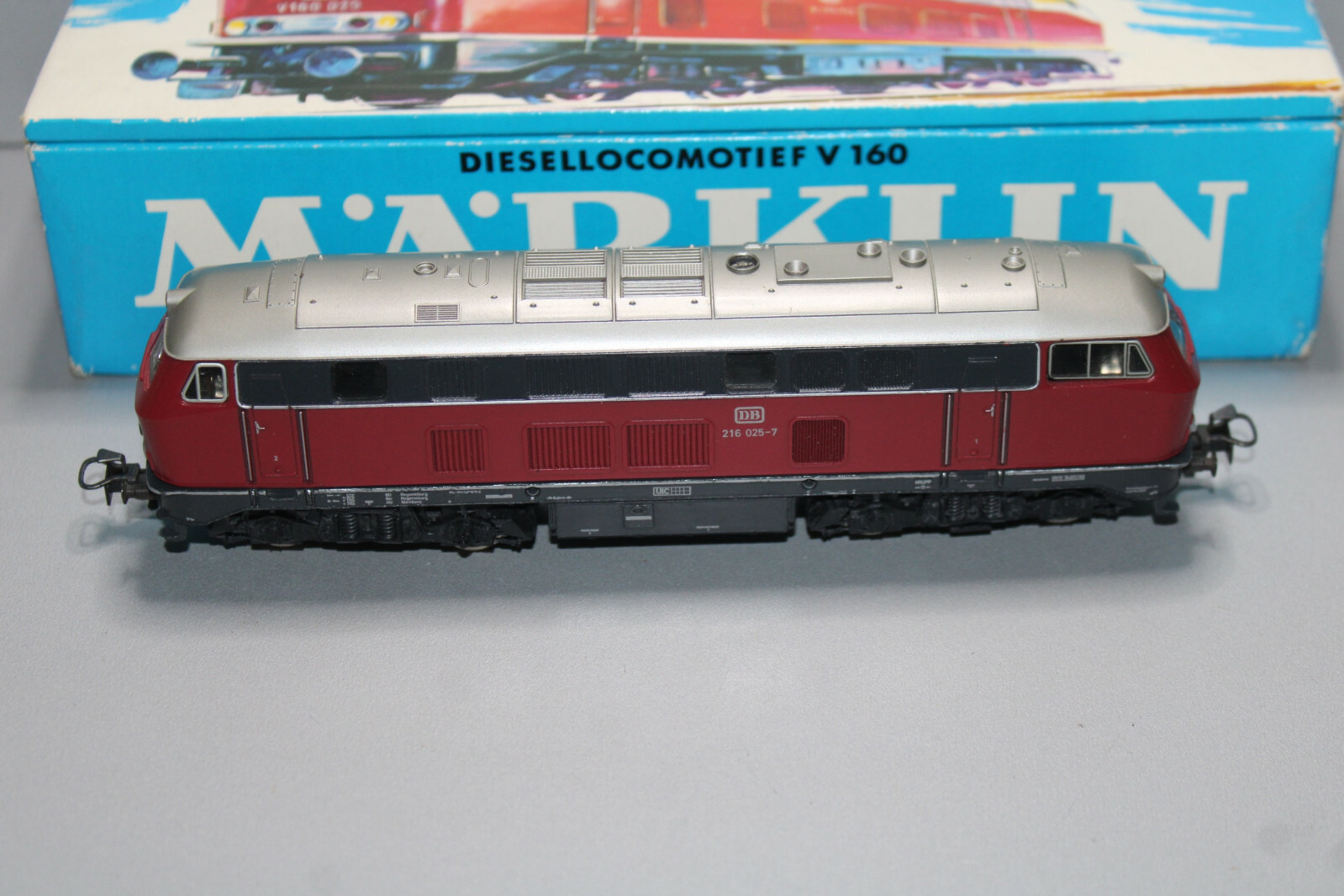 Märklin 3075 Diesel Locomotive Series 216 025-7 Gauge H0 OVP