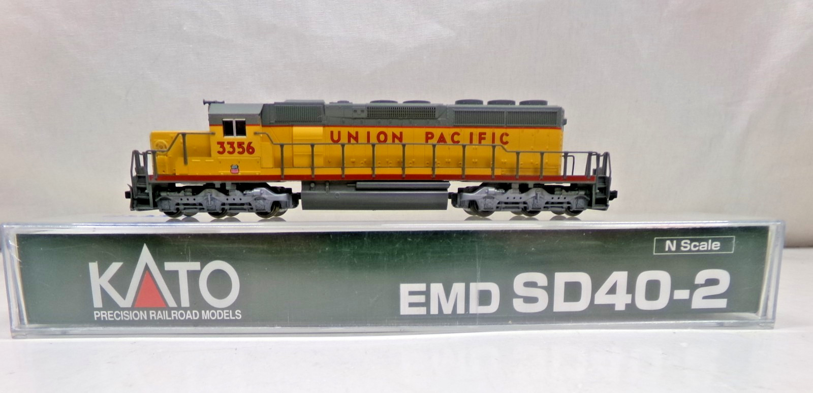 N scale Kato Union Pacific SD40-2 snoot diesel engine in orig box (lot 62)