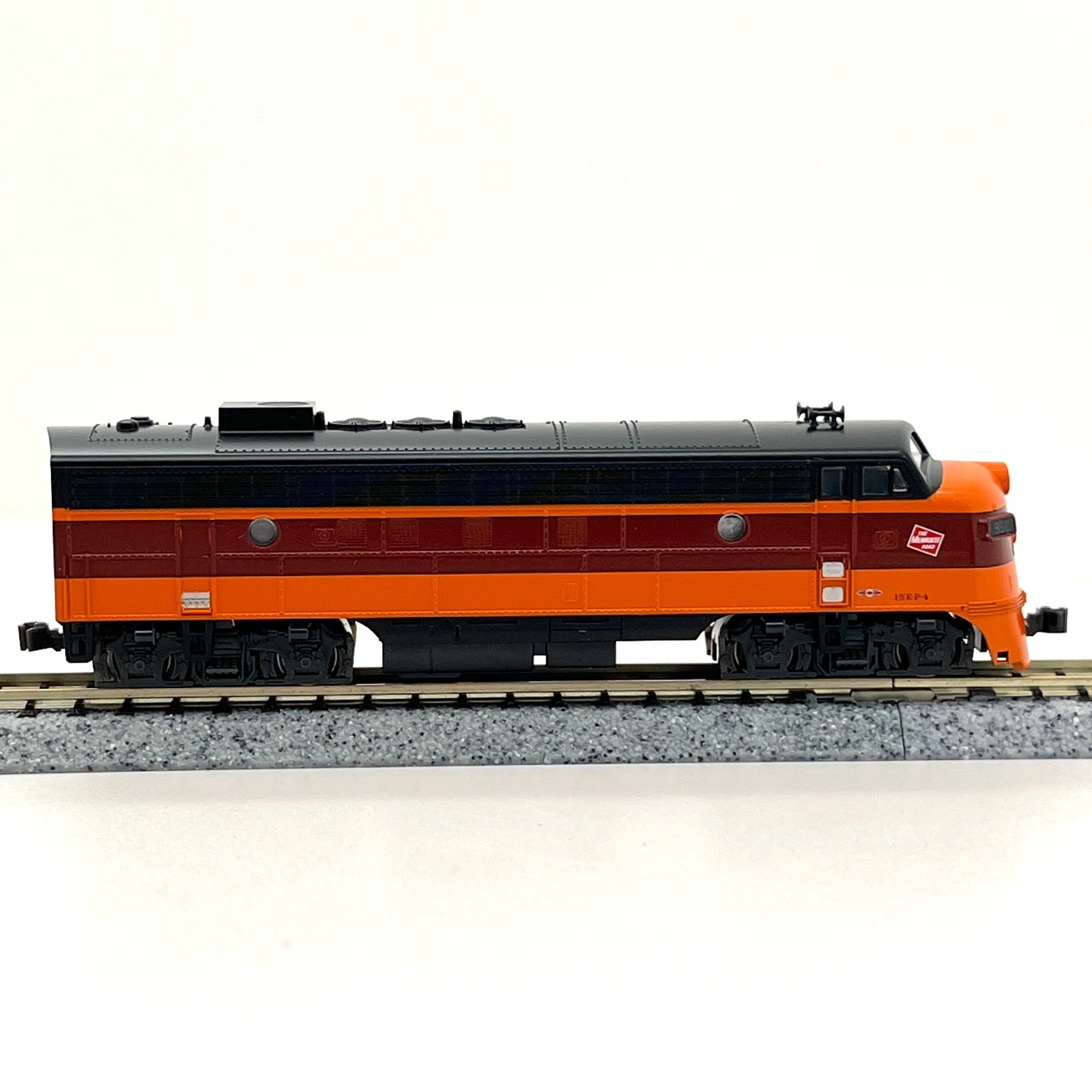 Kato N Scale 176-2301 Milwaukee Road EMD FP7A Diesel Locomotive 95C Standard DC
