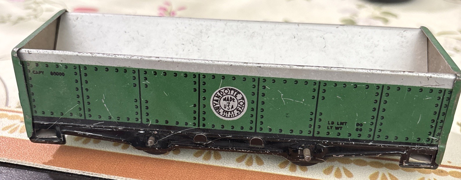 WYANDOTTE Tin Train WRL970 Engine, Coal Tender, Container Car, Grain CarCaboose.