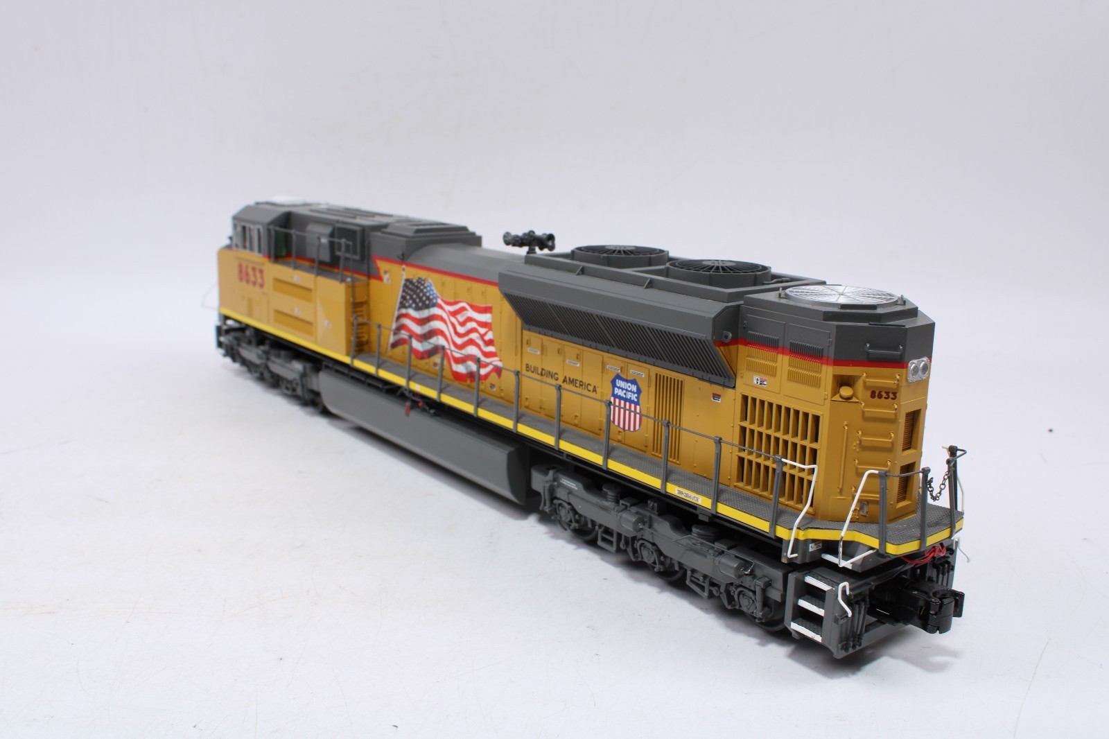 MTH 20-20219-1 O Gauge SD70ACe Diesel Engine Union Pacific #8633 Flag PS3