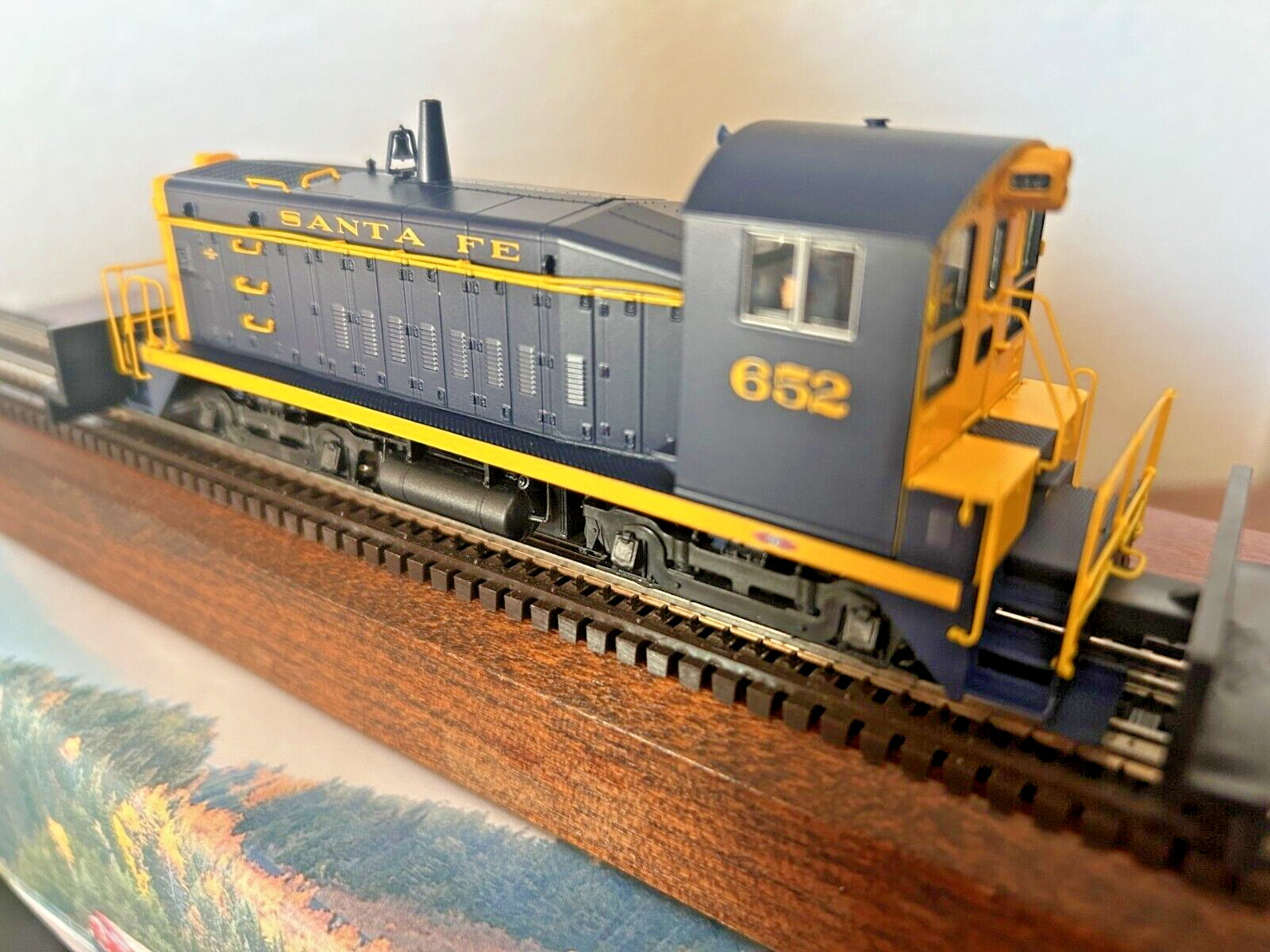 SW8/900 SWITCHER – ATSF SANTA FE -DC/DCC Ready LOCO – HO Scale -“ATSF”-NEW OOP