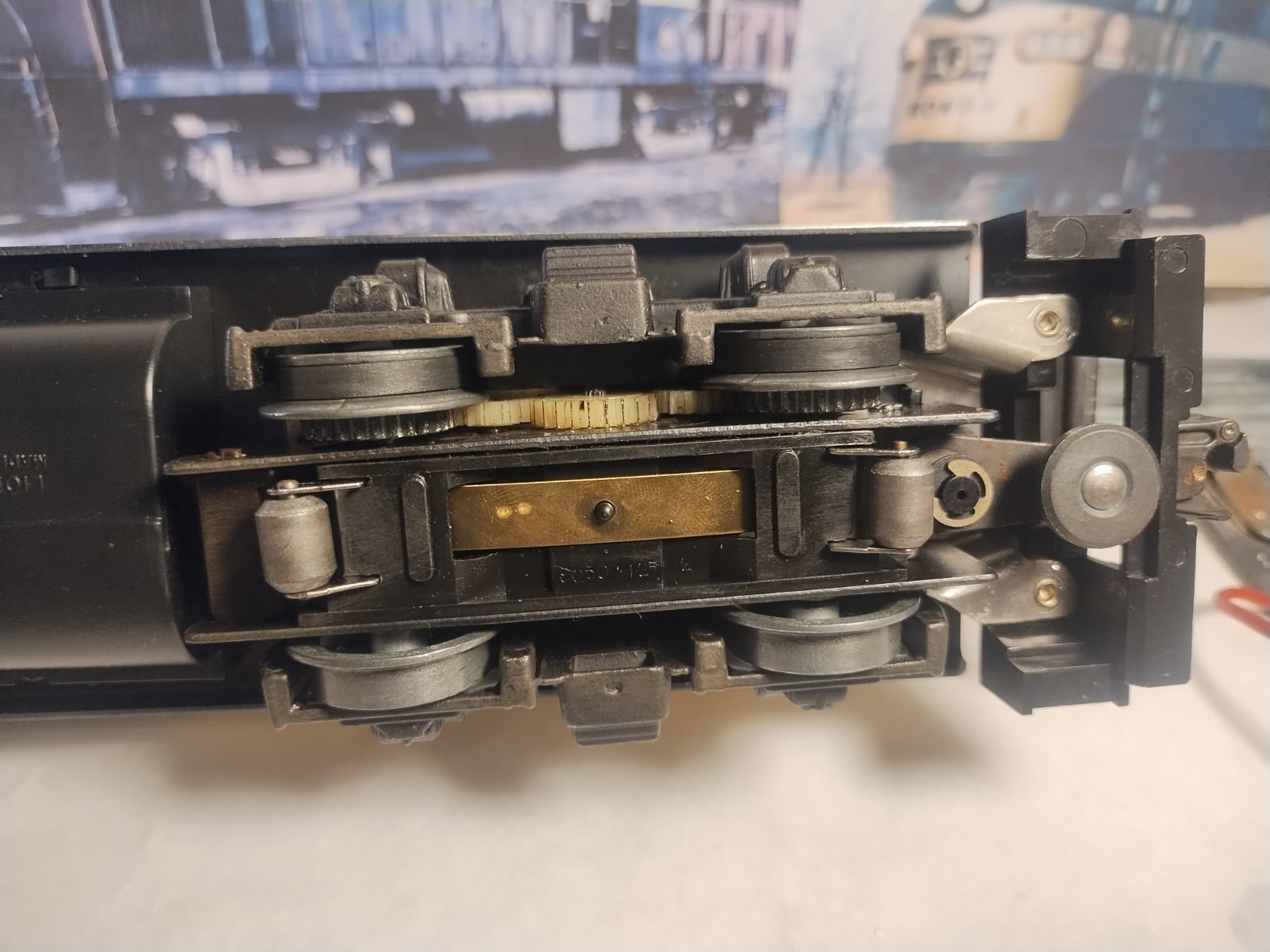 Lionel 6-8359 GM50 Chessie System B&O GP-7 Diesel Locomotive Gold With Box