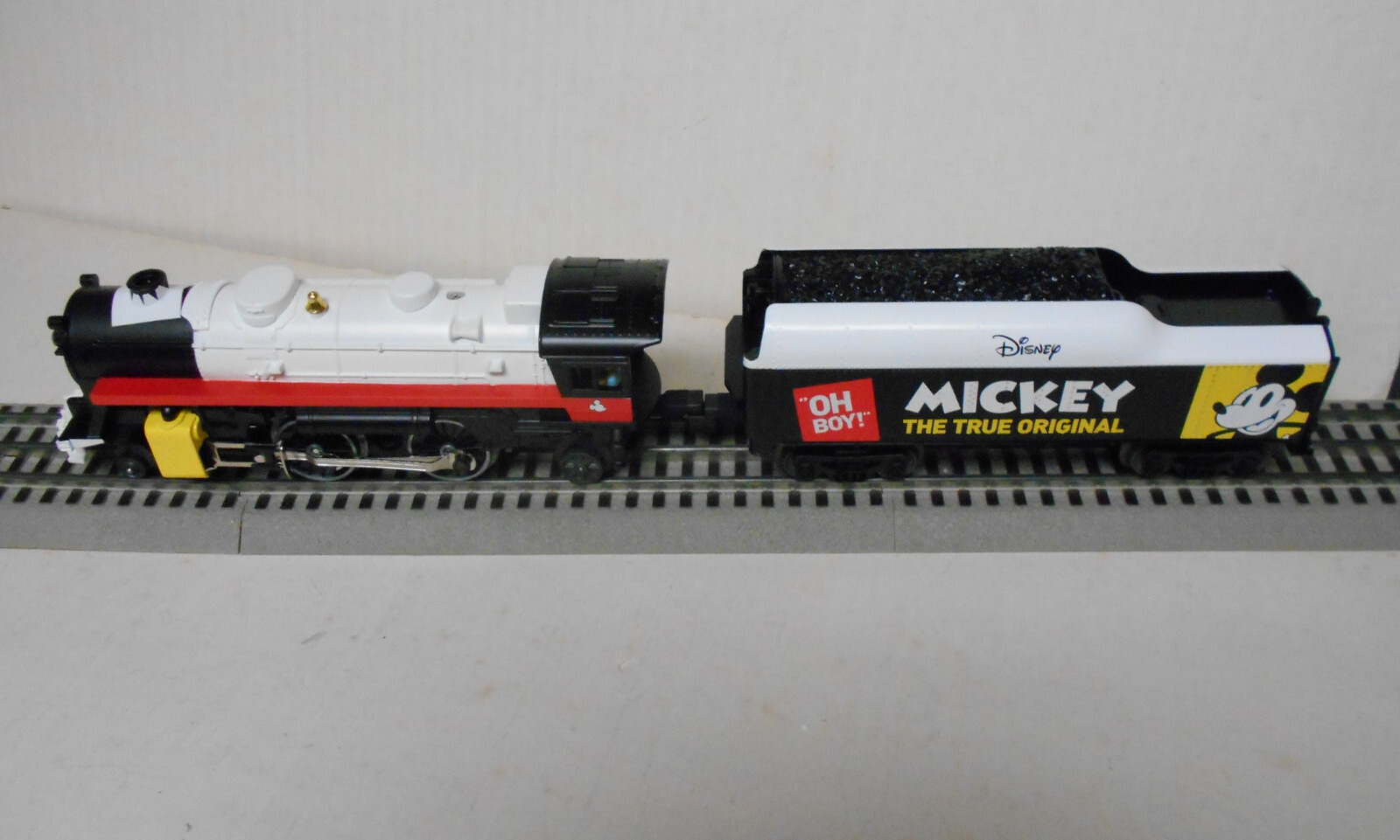 LIONEL 1823050-E MICKEY 90TH CELEBRATION LIONCHIEF 2-4-2 STEAM ENGINE disney