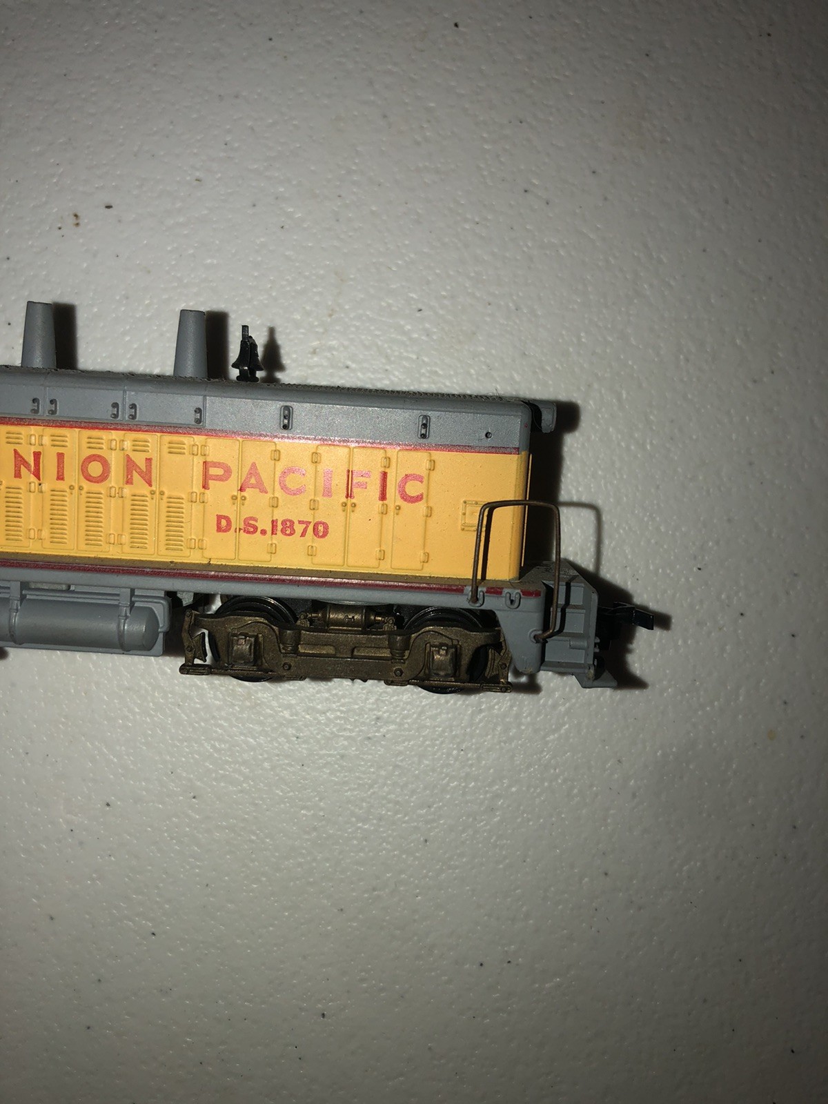 ATHEARN SW7 EMD 1500 SWITCHER UNION PACIFIC D.S.1870 LOCOMOTIVE runs